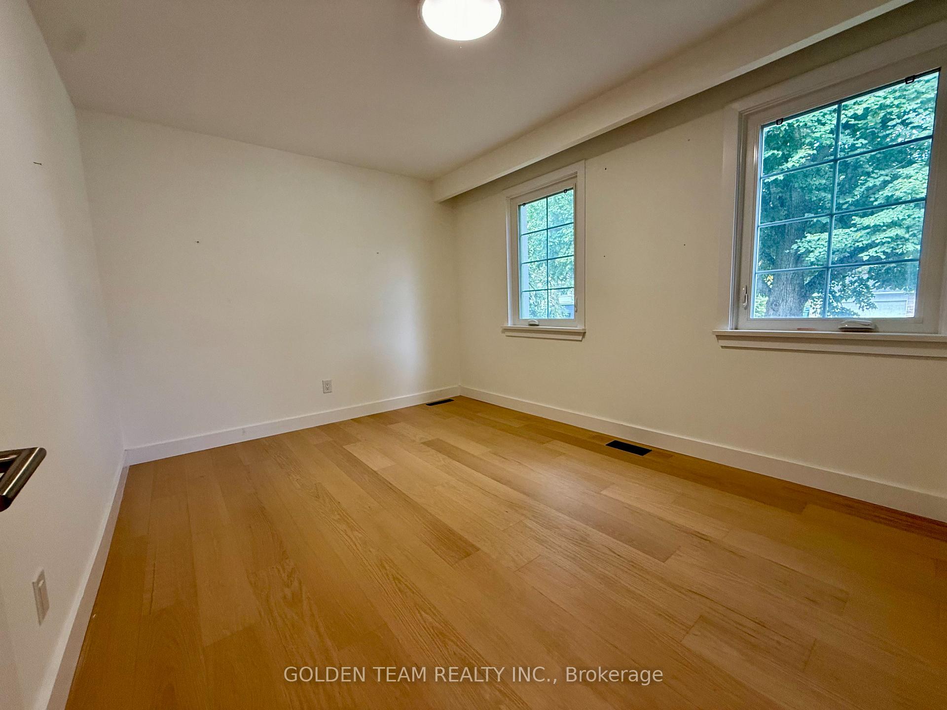 Photo 3 of 4 Knollview Crescent, North York, Bayview Village — HOMEH