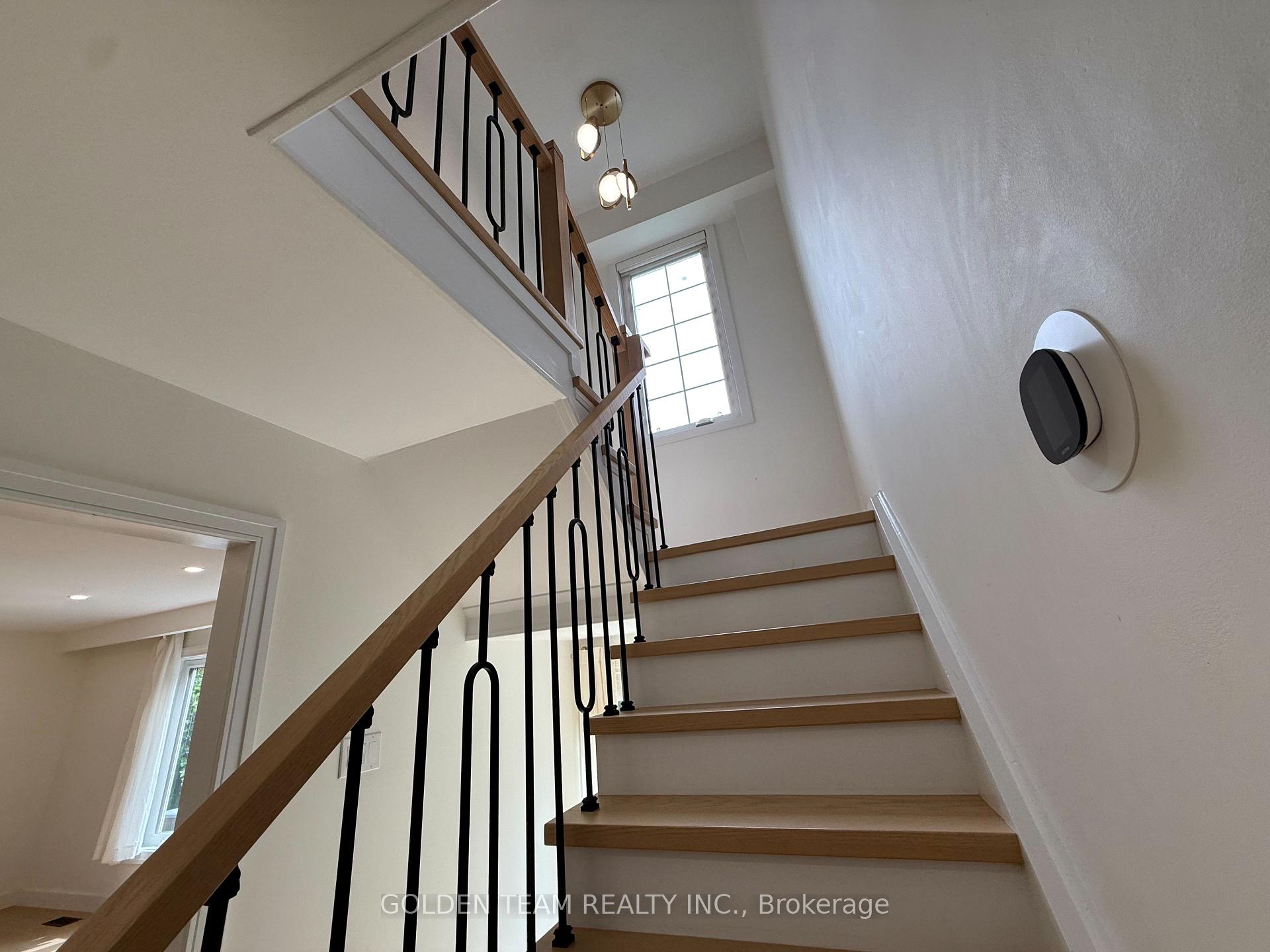 Photo 8 of 4 Knollview Crescent, North York, Bayview Village — HOMEH