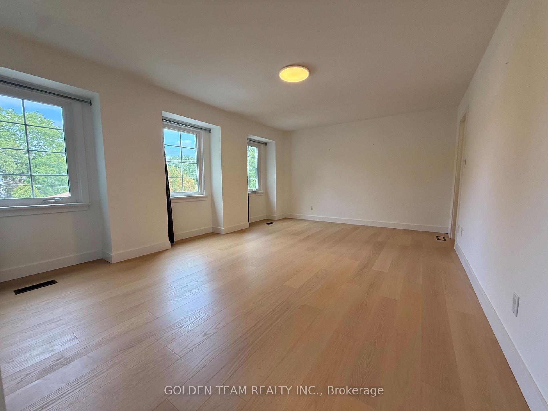 Photo 10 of 4 Knollview Crescent, North York, Bayview Village — HOMEH