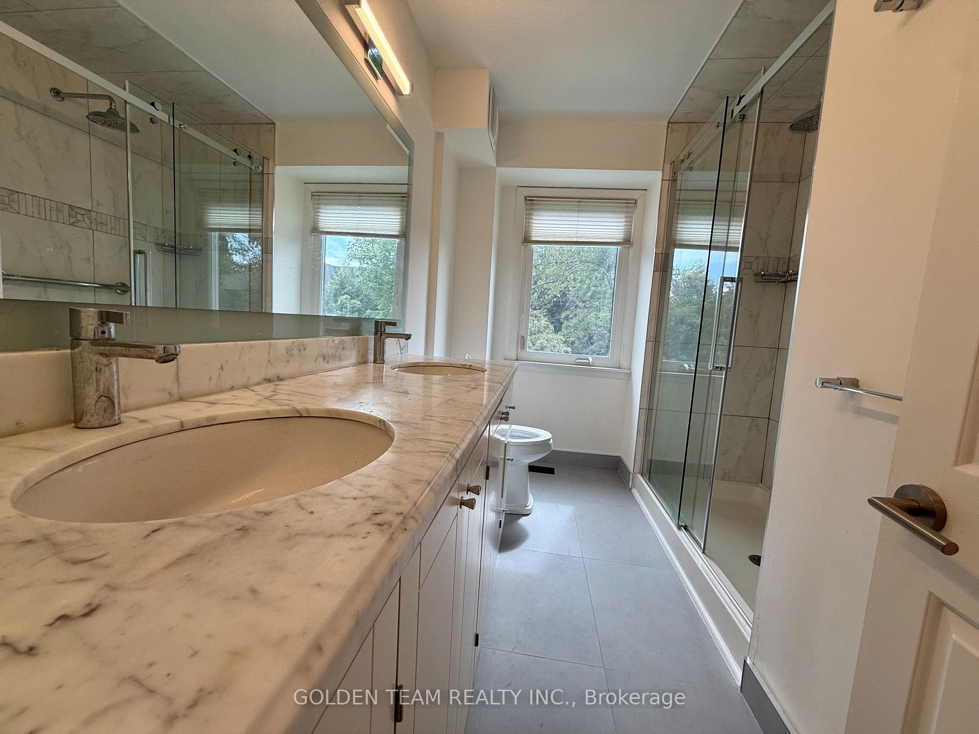 Photo 15 of 4 Knollview Crescent, North York, Bayview Village — HOMEH