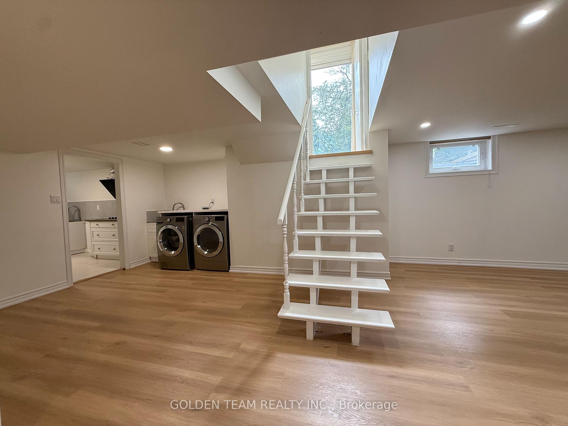 Photo 19 of 4 Knollview Crescent, North York, Bayview Village — HOMEH