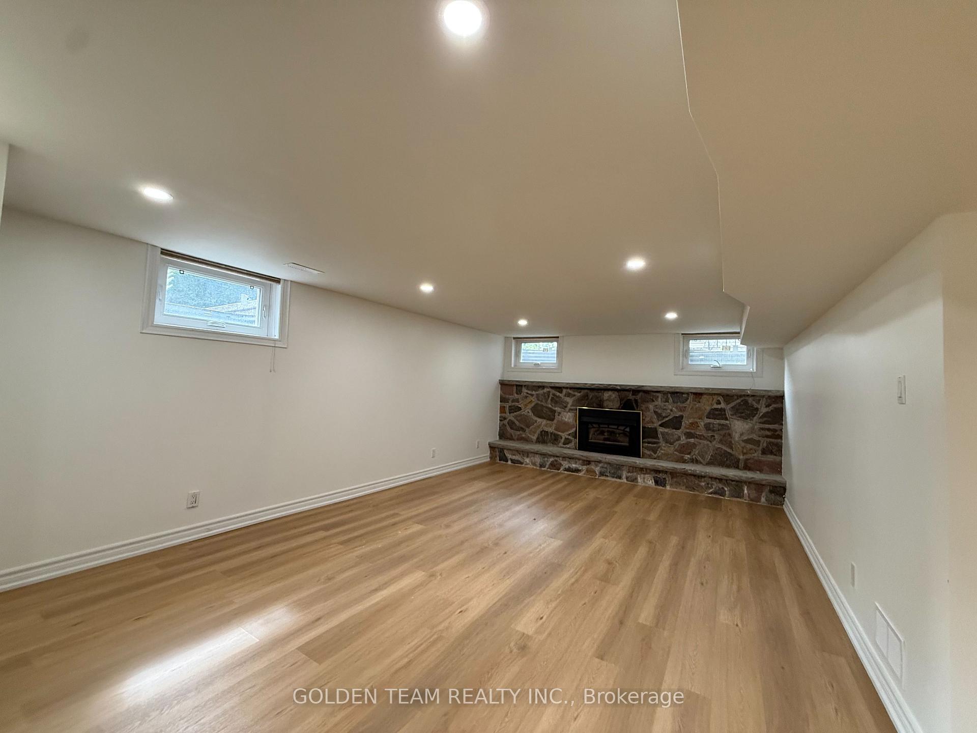 Photo 20 of 4 Knollview Crescent, North York, Bayview Village — HOMEH