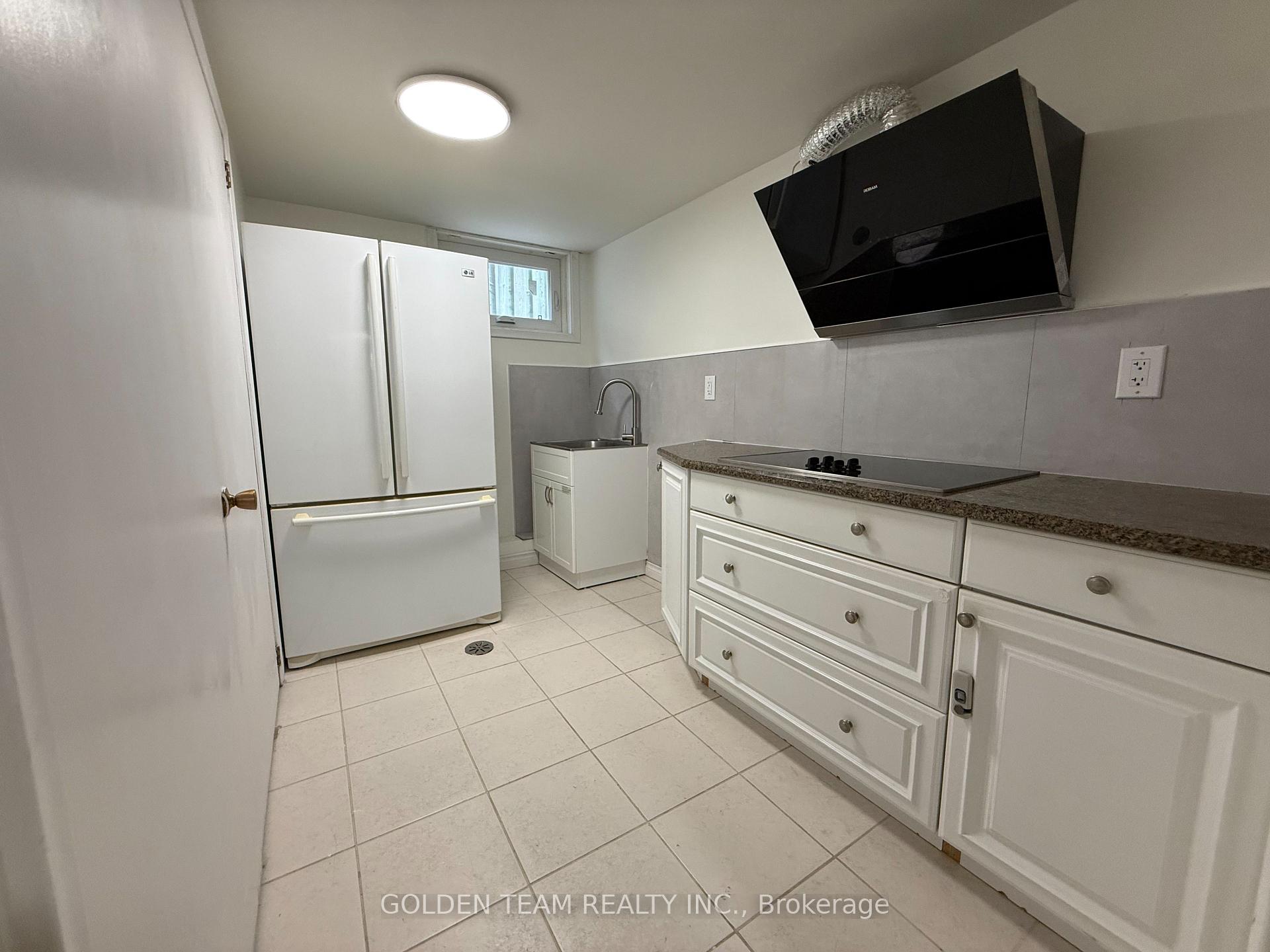 Photo 25 of 4 Knollview Crescent, North York, Bayview Village — HOMEH