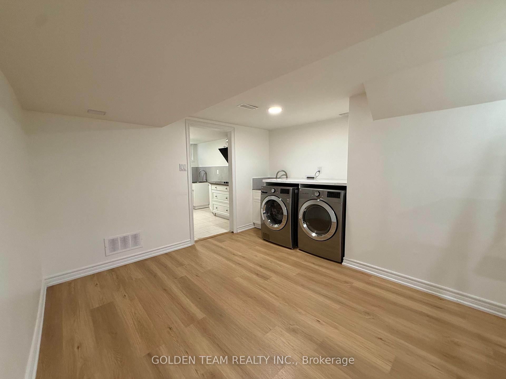 Photo 26 of 4 Knollview Crescent, North York, Bayview Village — HOMEH