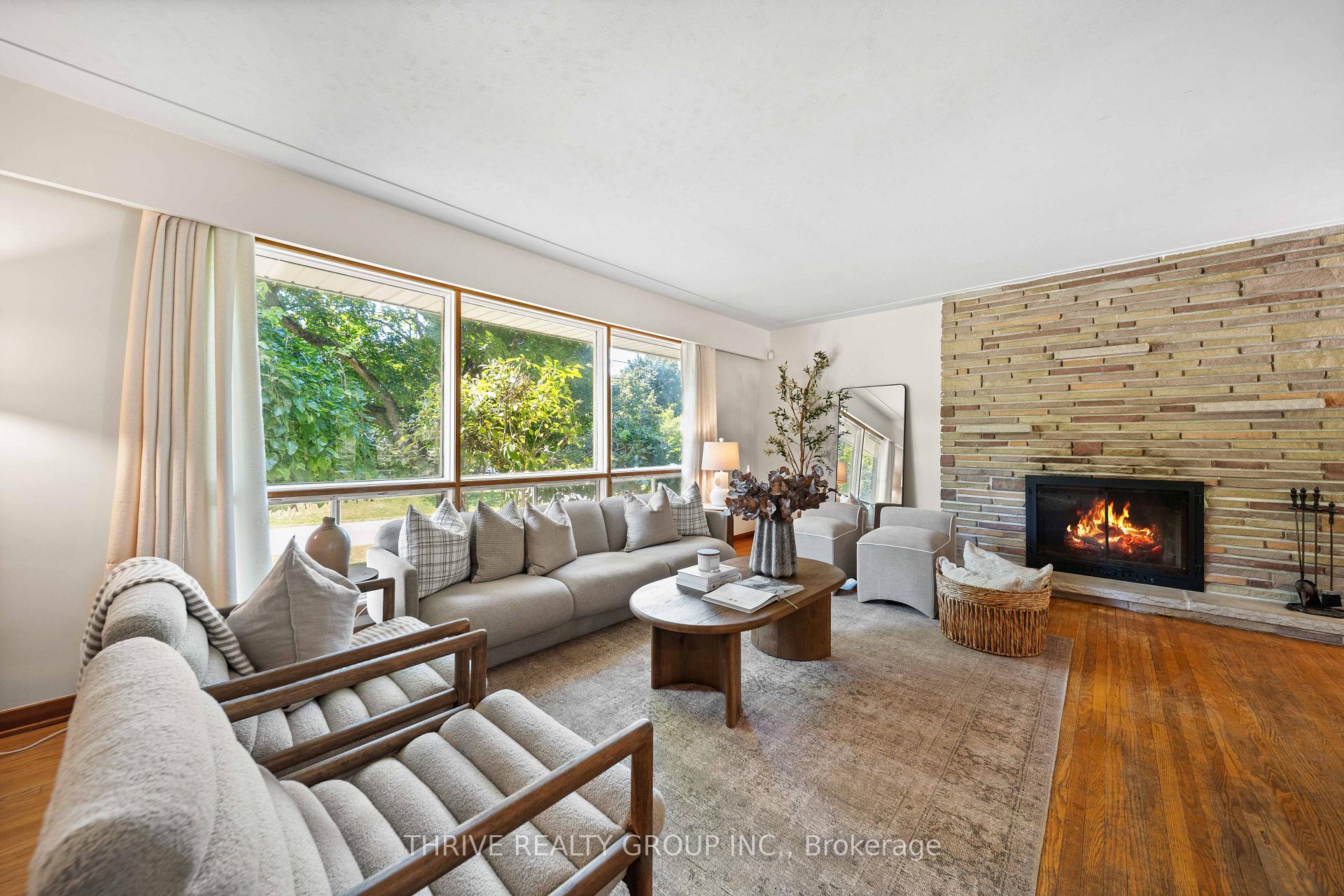 Photo 8 of 85 Bloomfield Drive, London, North J — HOMEH