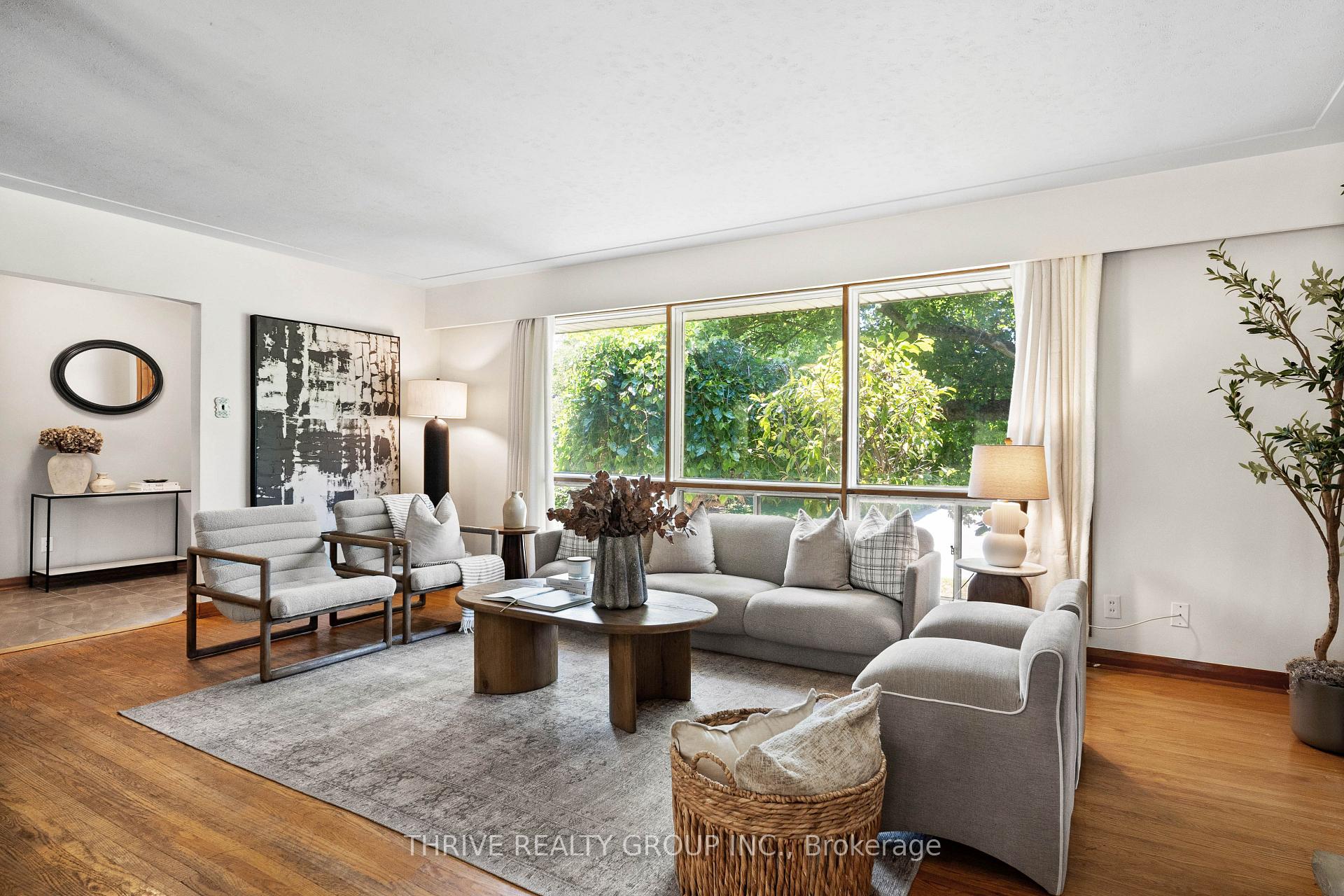 Photo 9 of 85 Bloomfield Drive, London, North J — HOMEH