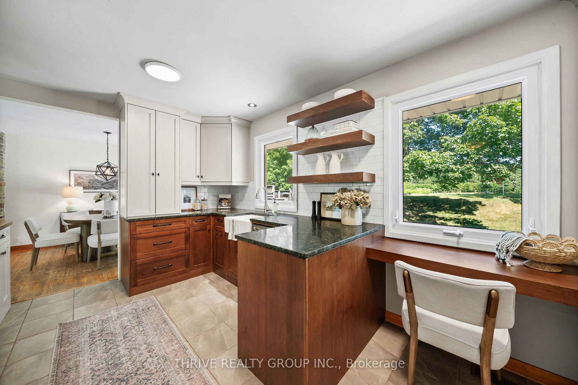 Photo 11 of 85 Bloomfield Drive, London, North J — HOMEH