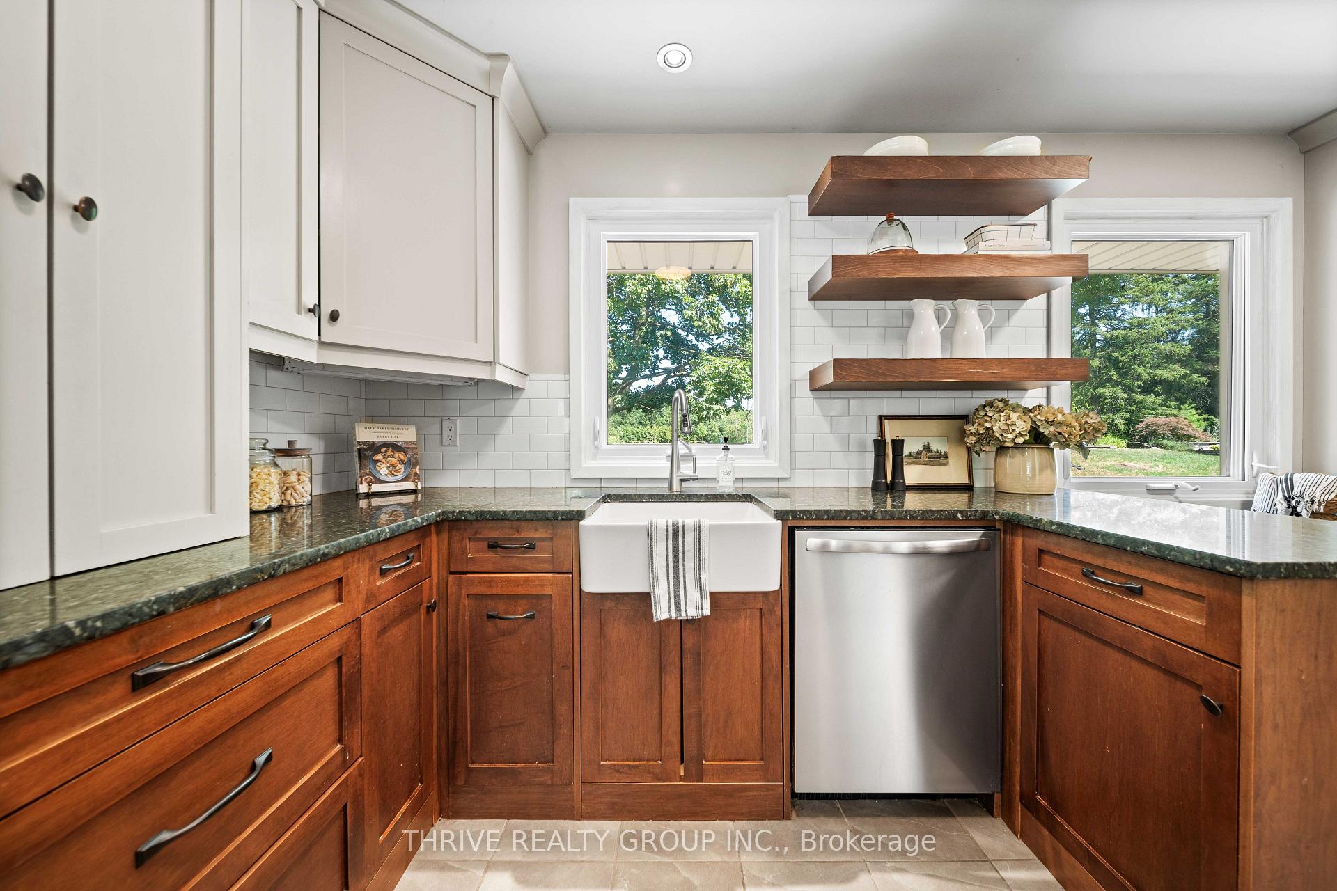 Photo 14 of 85 Bloomfield Drive, London, North J — HOMEH