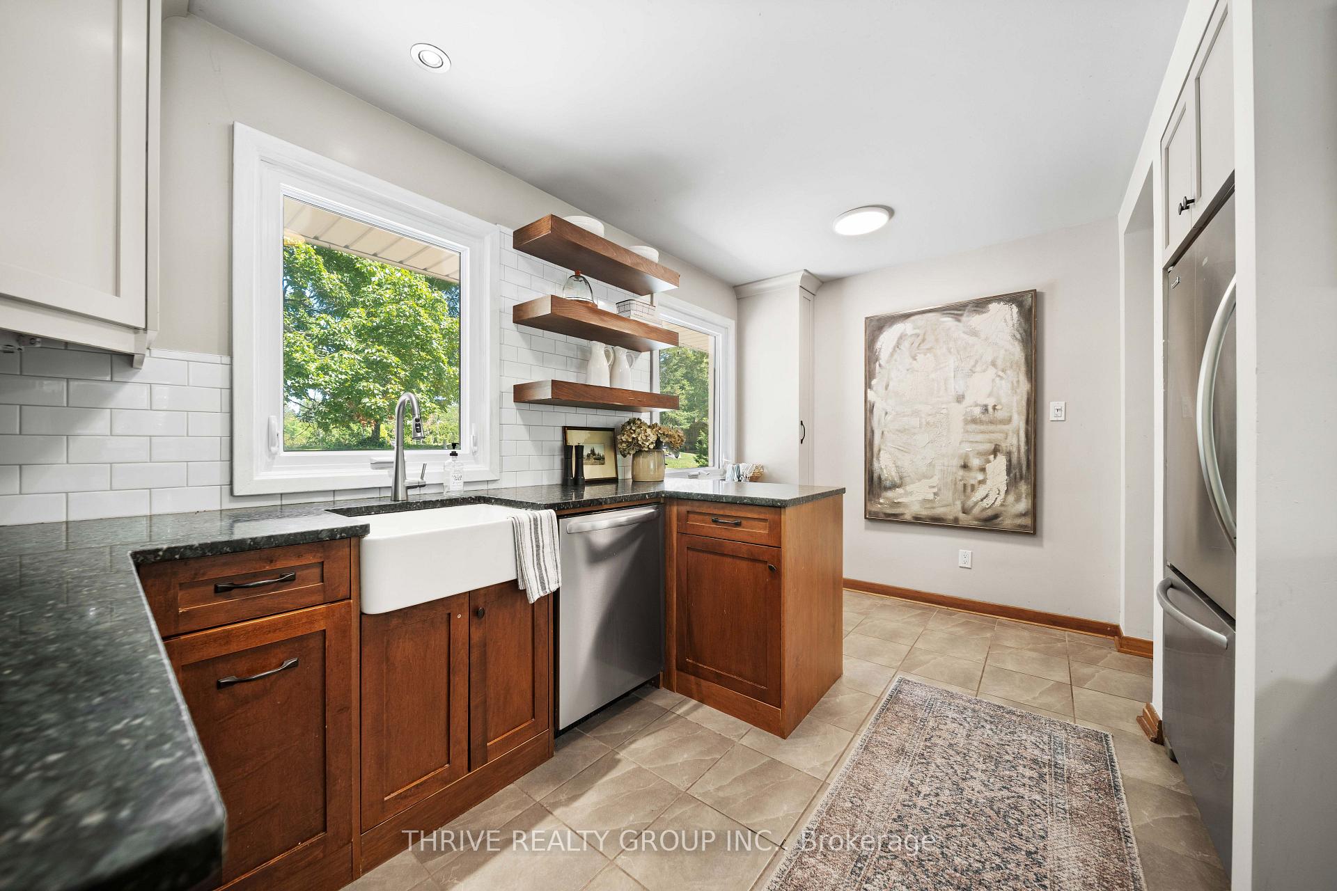 Photo 15 of 85 Bloomfield Drive, London, North J — HOMEH