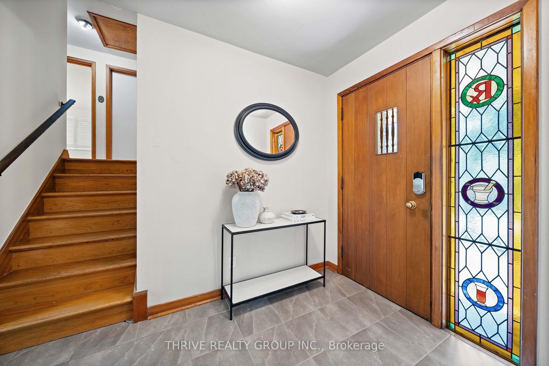 Photo 17 of 85 Bloomfield Drive, London, North J — HOMEH