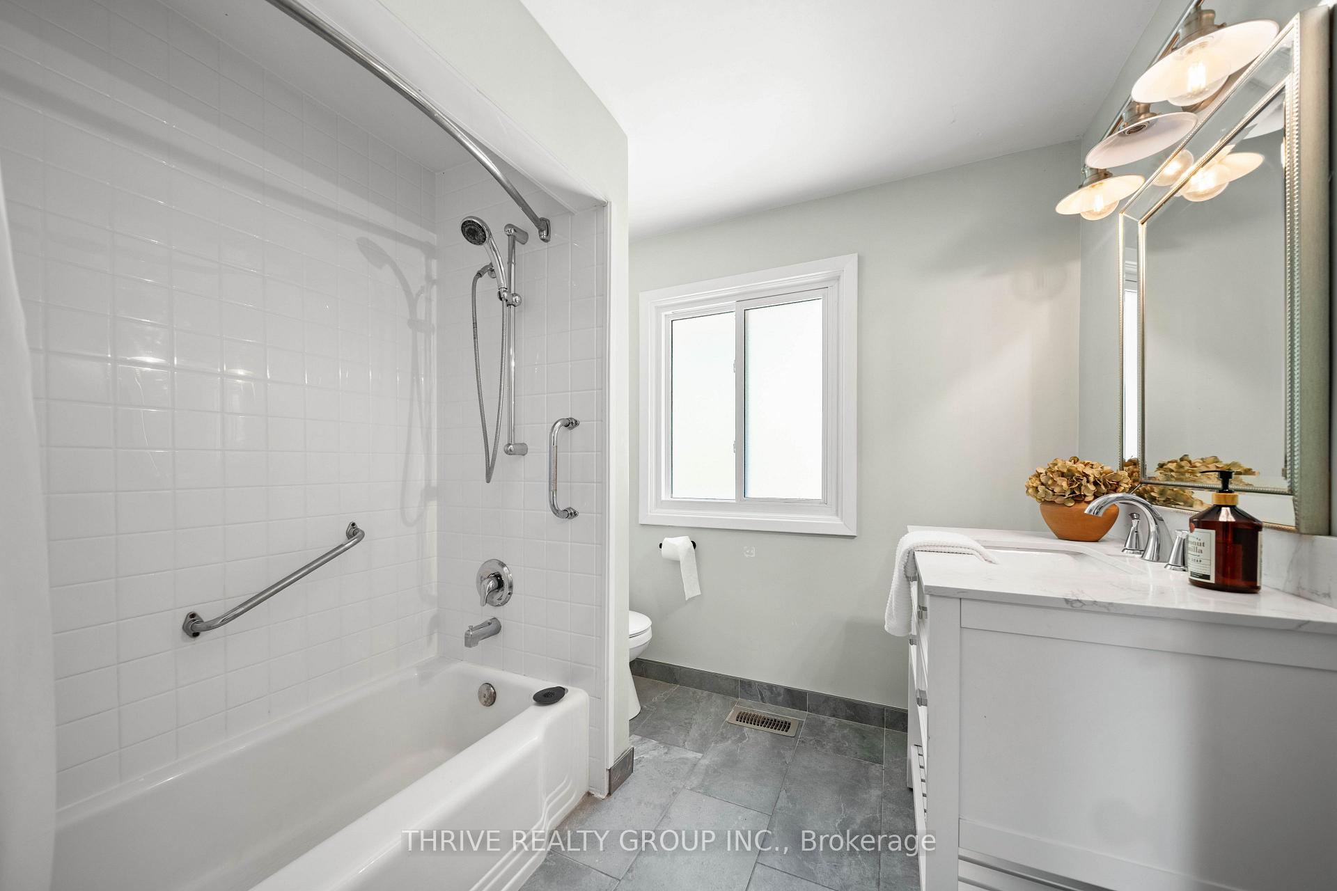 Photo 19 of 85 Bloomfield Drive, London, North J — HOMEH