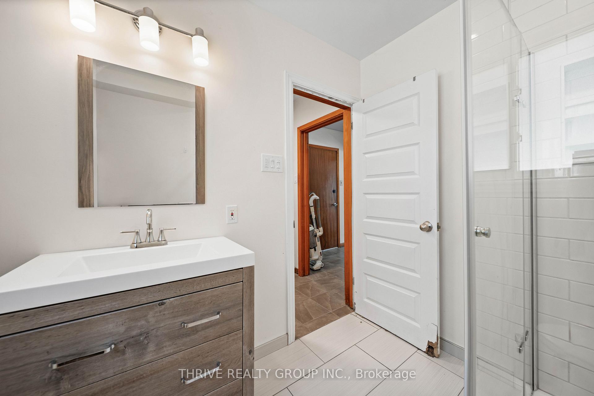 Photo 26 of 85 Bloomfield Drive, London, North J — HOMEH
