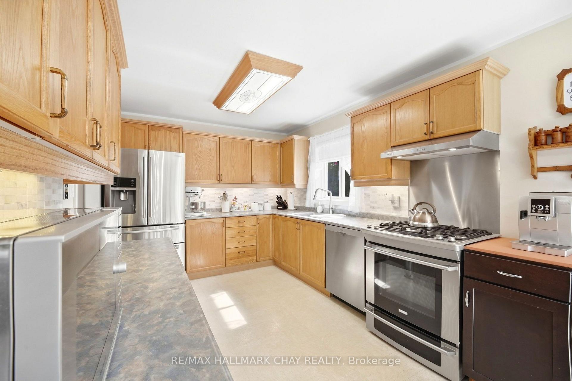 Photo 6 of 8871 Mckinnon Road, Essa, Angus — HOMEH