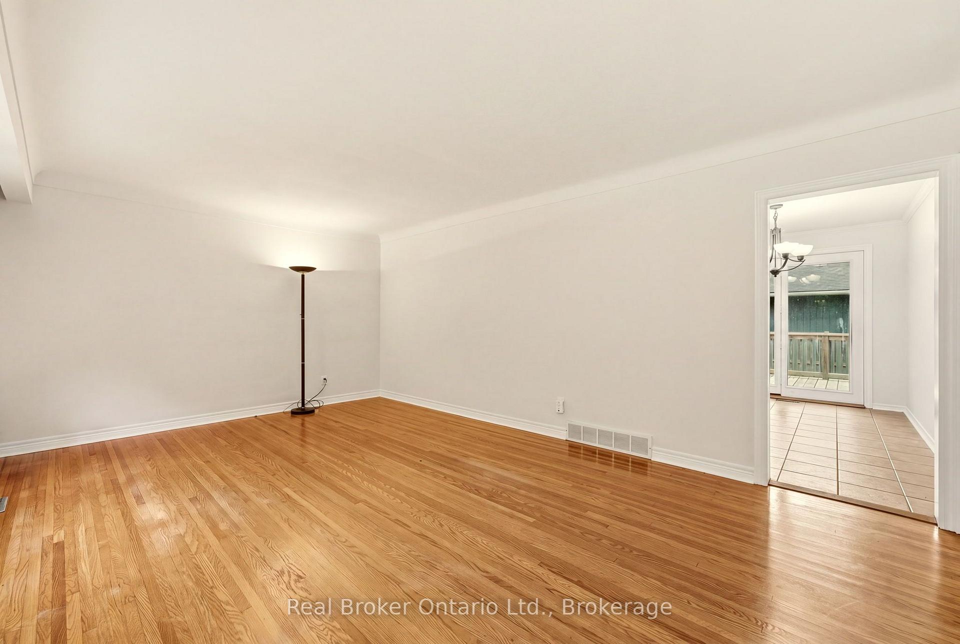 Photo 6 of 28 Brentwood Drive, St. Catharines, Carlton/Bunting — HOMEH