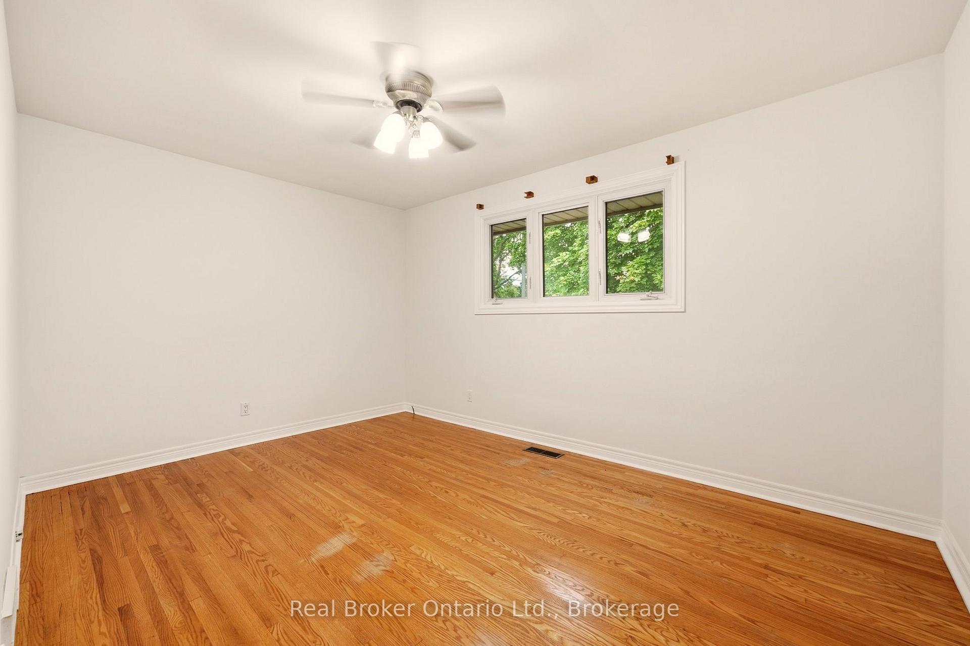 Photo 20 of 28 Brentwood Drive, St. Catharines, Carlton/Bunting — HOMEH