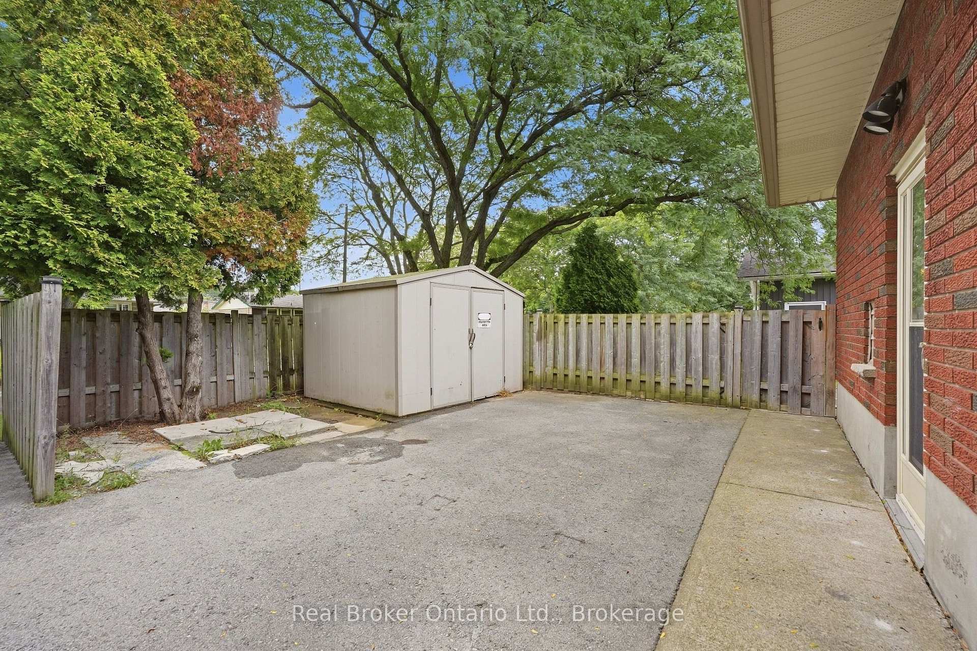 Photo 34 of 28 Brentwood Drive, St. Catharines, Carlton/Bunting — HOMEH