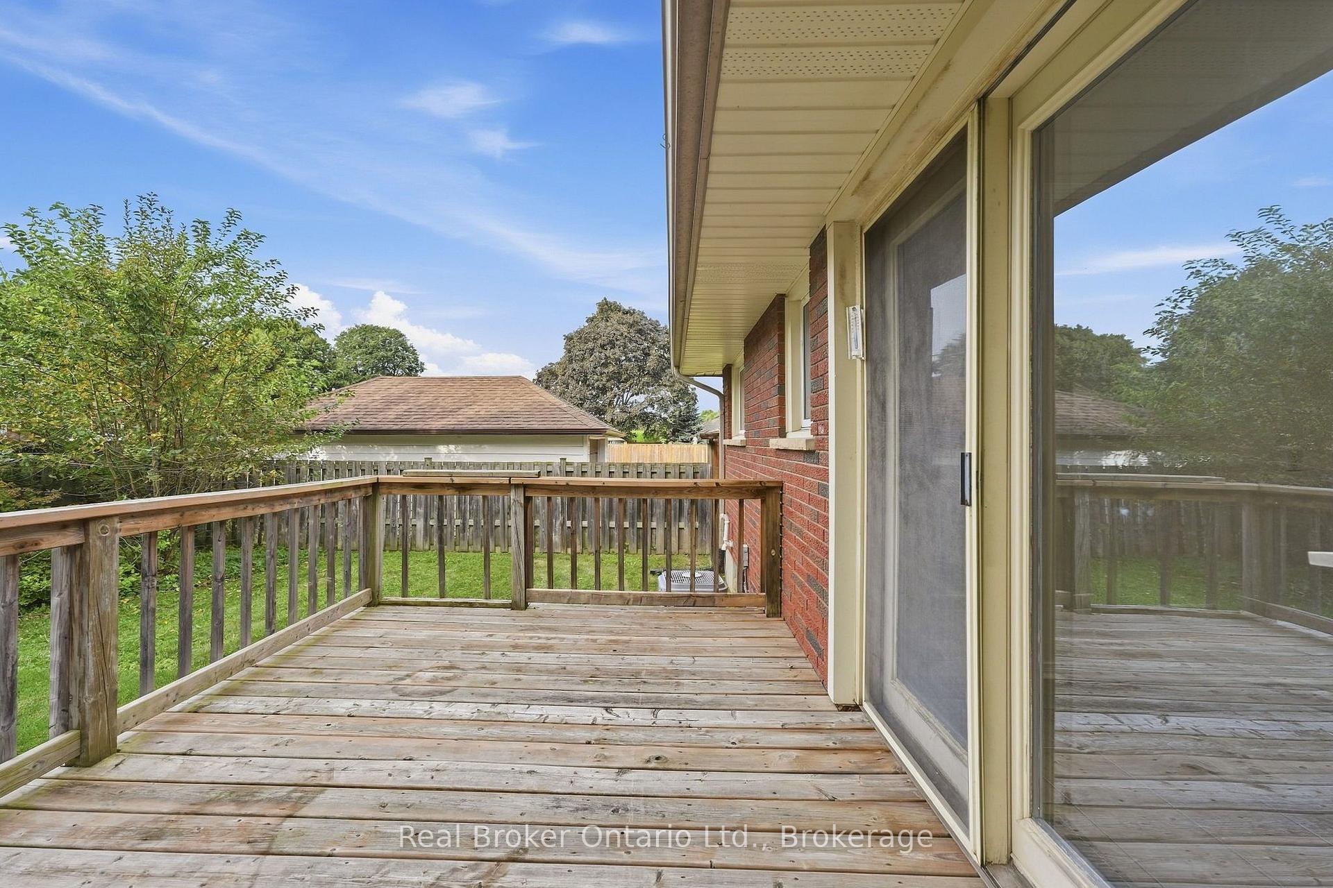 Photo 35 of 28 Brentwood Drive, St. Catharines, Carlton/Bunting — HOMEH