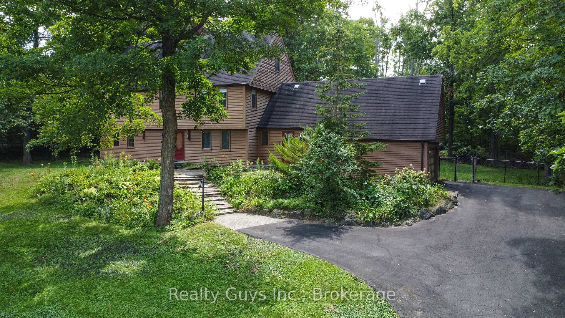 Photo 2 of 1931 Sherbrooke Street W, Cavan Monaghan, Cavan-Monaghan — HOMEH