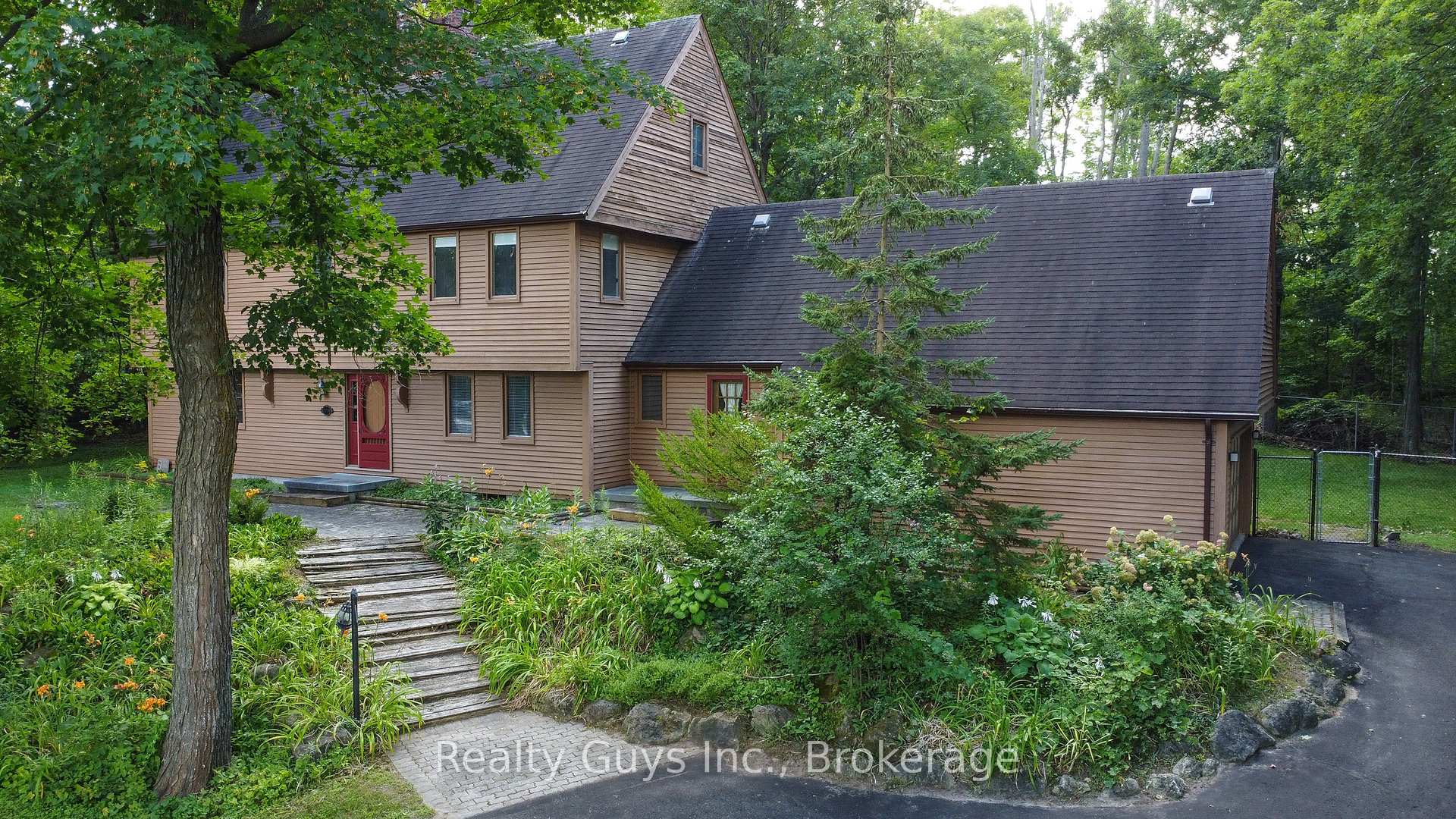 Photo 4 of 1931 Sherbrooke Street W, Cavan Monaghan, Cavan-Monaghan — HOMEH