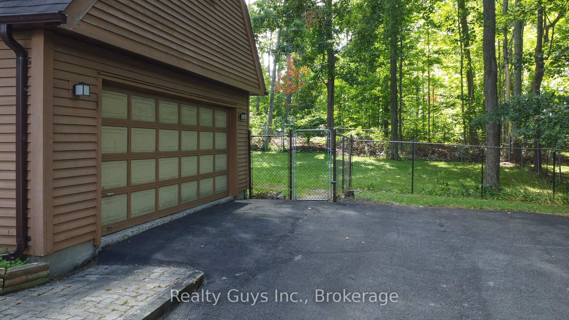Photo 7 of 1931 Sherbrooke Street W, Cavan Monaghan, Cavan-Monaghan — HOMEH