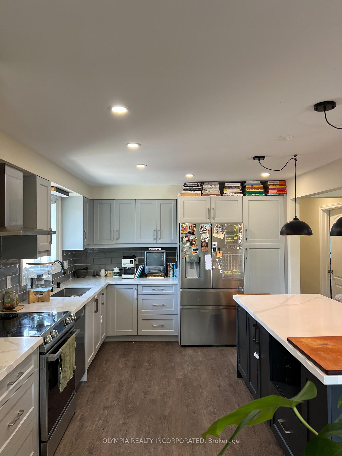 Photo 4 of 8045 Thorton Street, Niagara Falls, Ascot — HOMEH