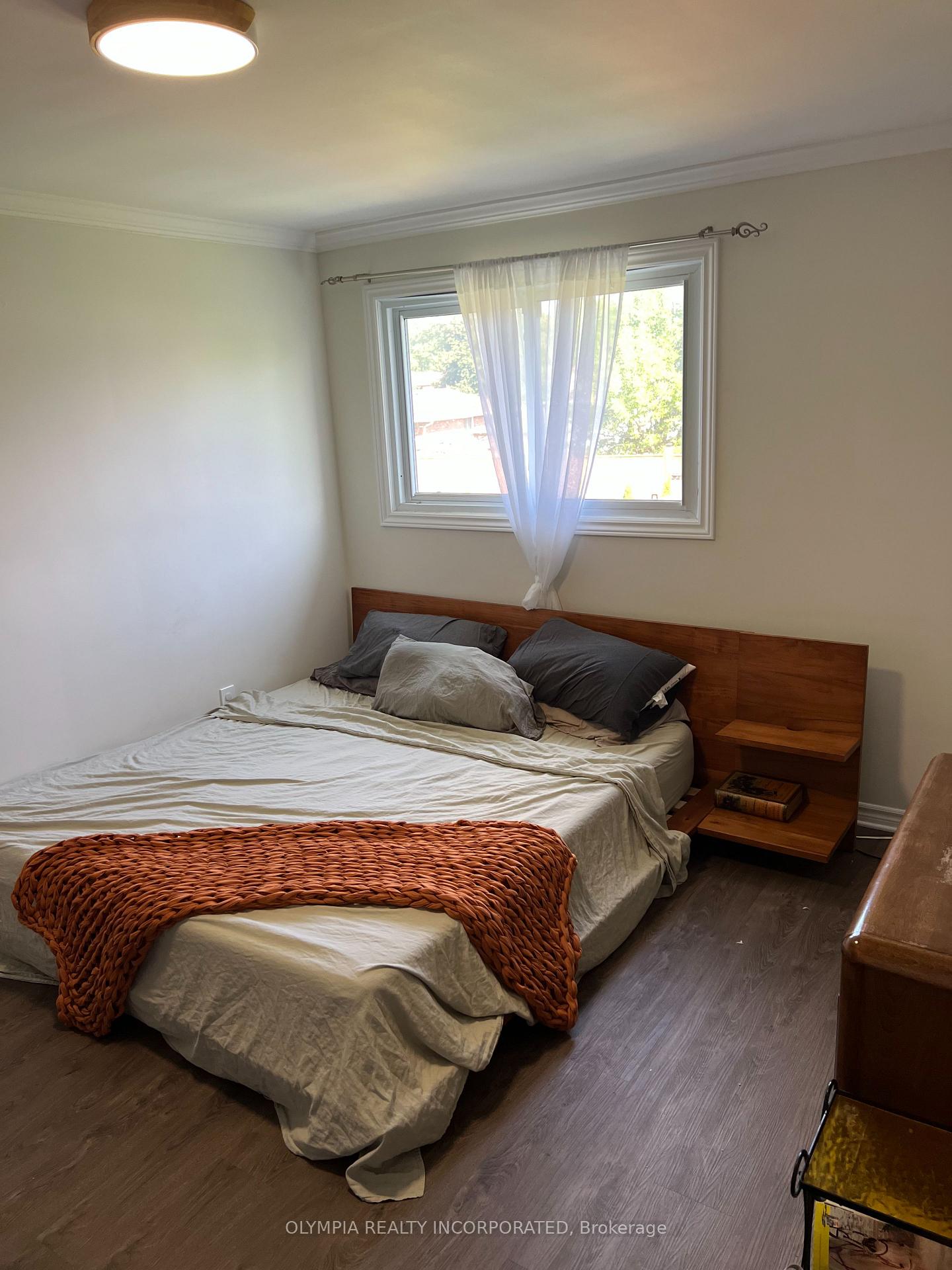 Photo 6 of 8045 Thorton Street, Niagara Falls, Ascot — HOMEH