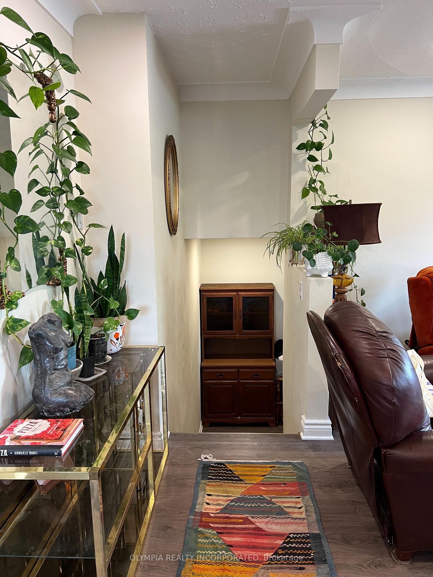 Photo 8 of 8045 Thorton Street, Niagara Falls, Ascot — HOMEH