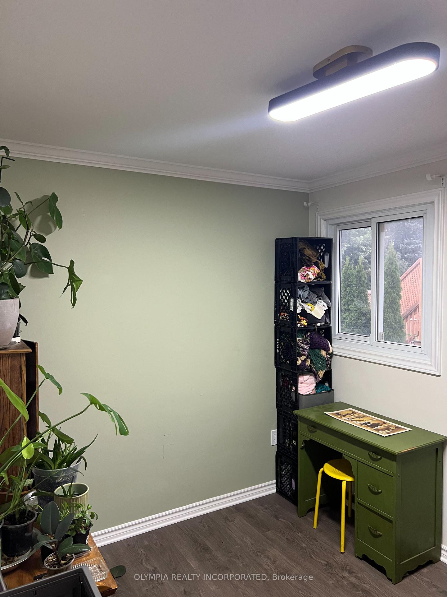 Photo 13 of 8045 Thorton Street, Niagara Falls, Ascot — HOMEH