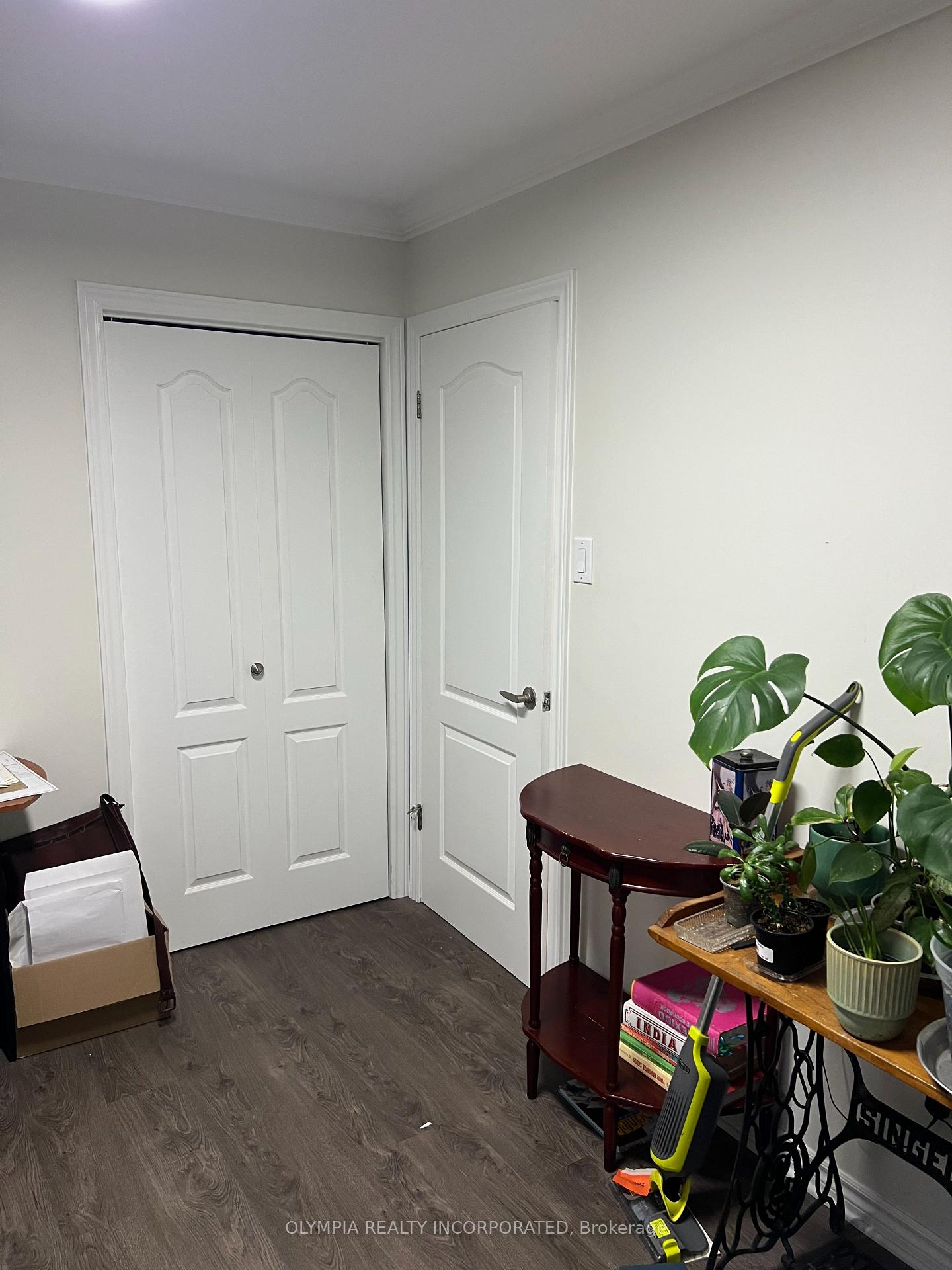 Photo 14 of 8045 Thorton Street, Niagara Falls, Ascot — HOMEH