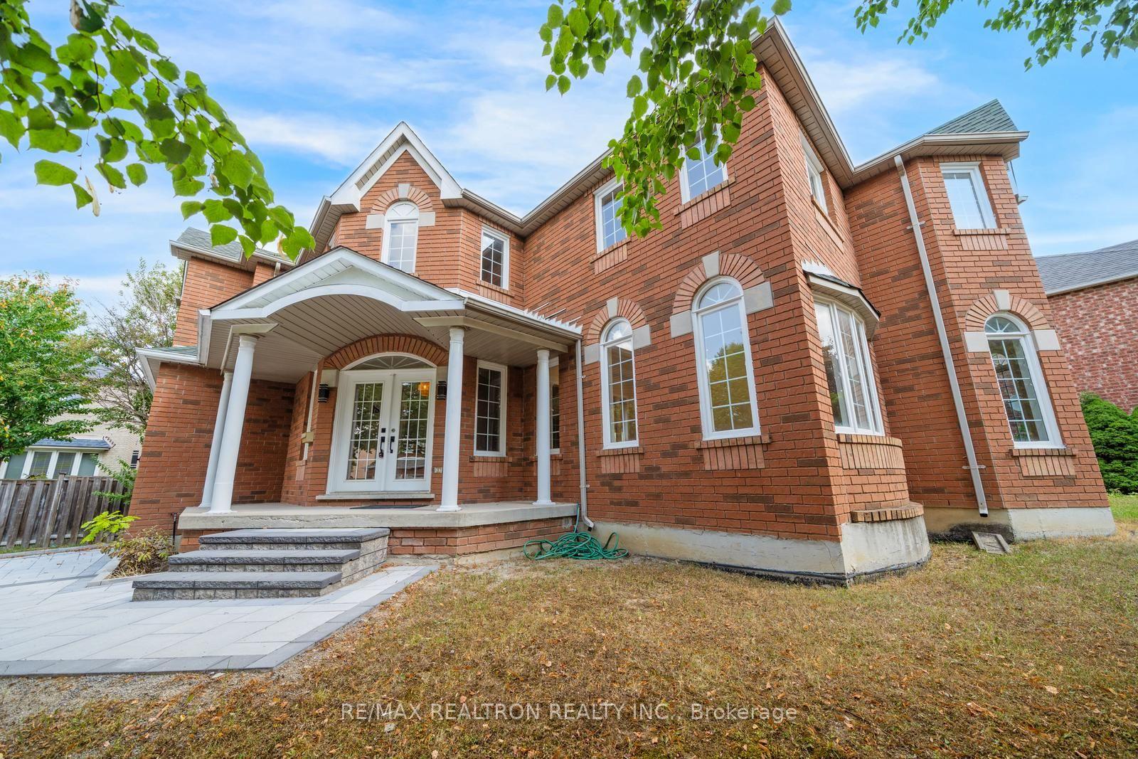 Photo 2 of 18 Formosa Drive, Richmond Hill, Rouge Woods — HOMEH