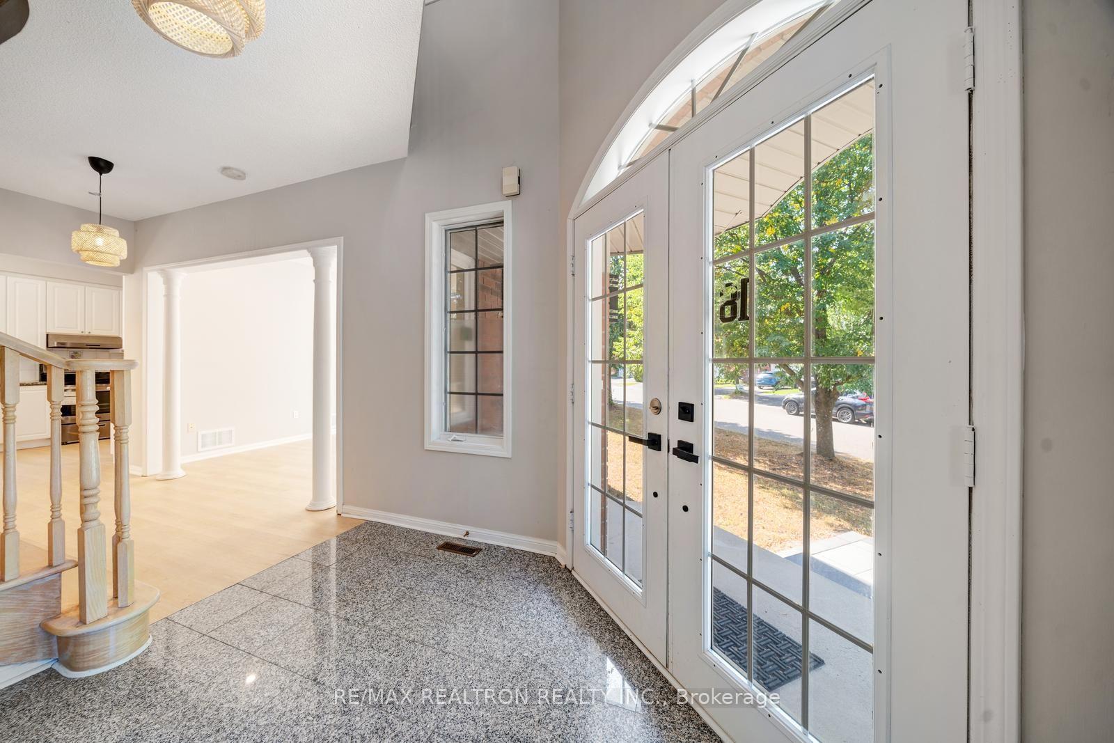 Photo 5 of 18 Formosa Drive, Richmond Hill, Rouge Woods — HOMEH