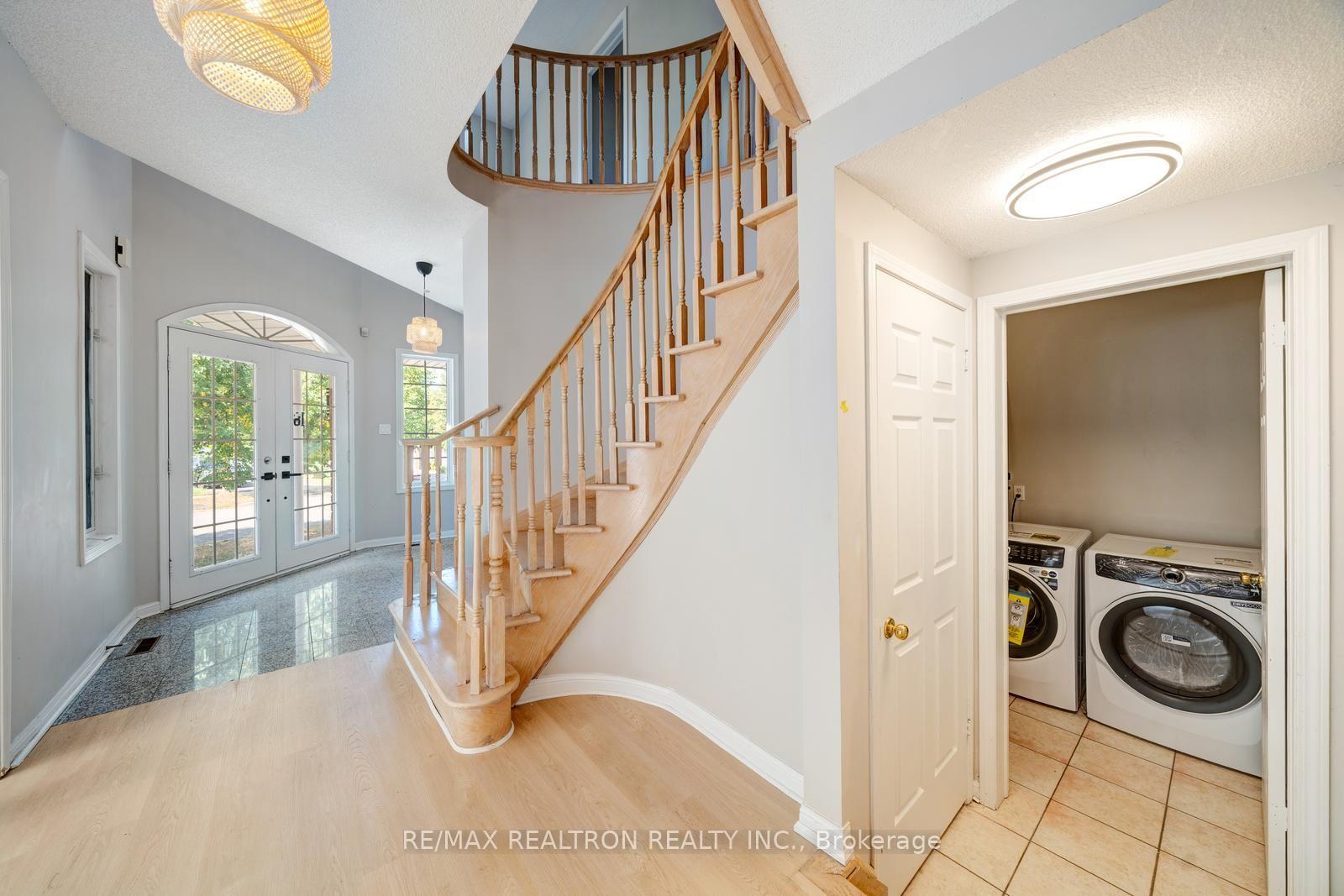 Photo 6 of 18 Formosa Drive, Richmond Hill, Rouge Woods — HOMEH