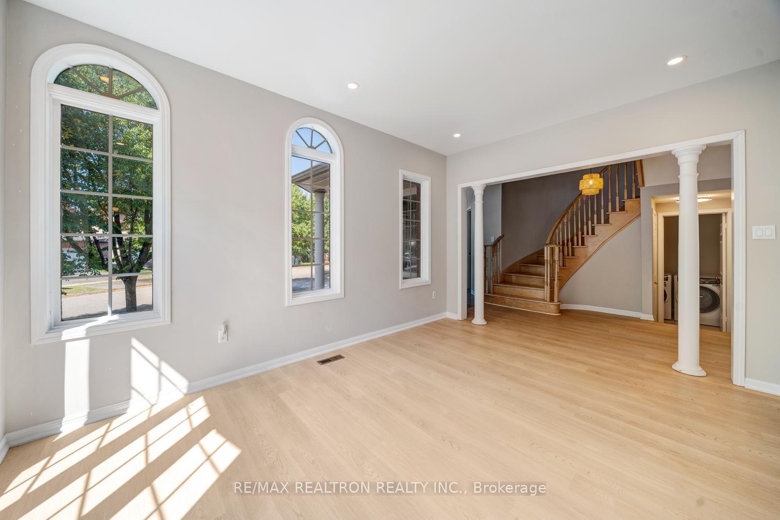 Photo 8 of 18 Formosa Drive, Richmond Hill, Rouge Woods — HOMEH