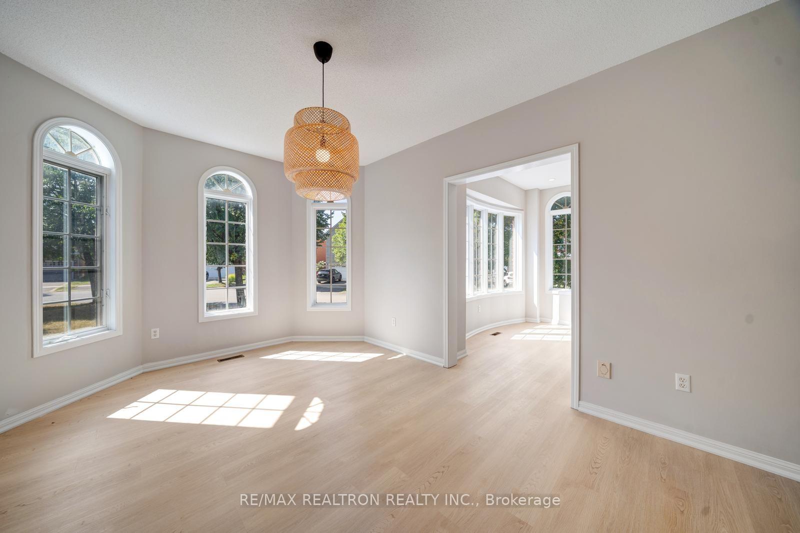 Photo 9 of 18 Formosa Drive, Richmond Hill, Rouge Woods — HOMEH