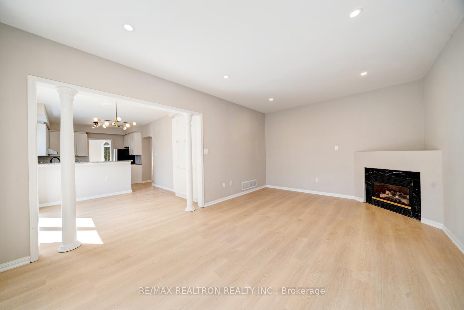 Photo 11 of 18 Formosa Drive, Richmond Hill, Rouge Woods — HOMEH