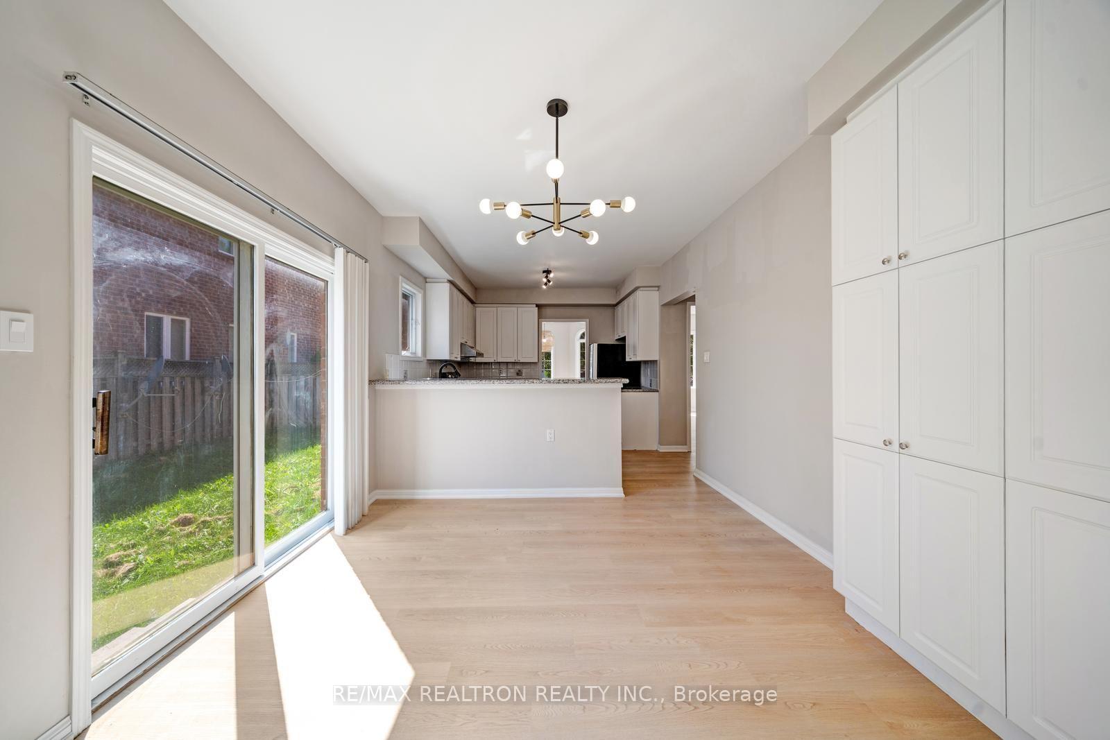 Photo 13 of 18 Formosa Drive, Richmond Hill, Rouge Woods — HOMEH