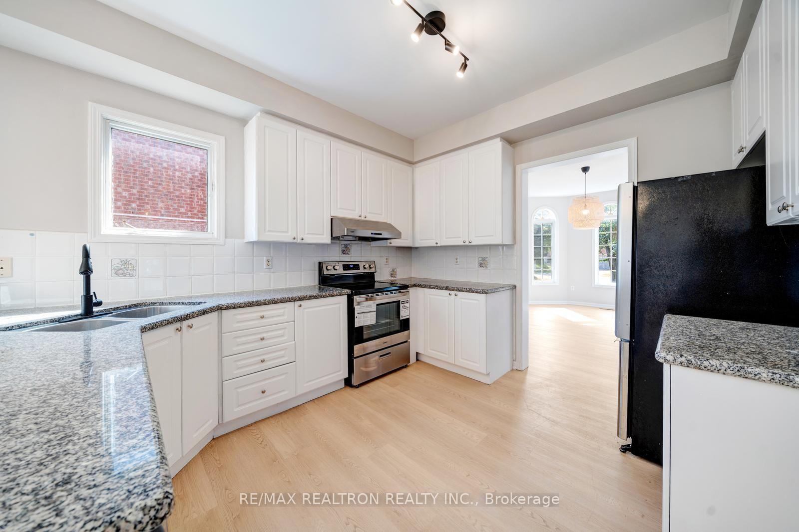 Photo 16 of 18 Formosa Drive, Richmond Hill, Rouge Woods — HOMEH