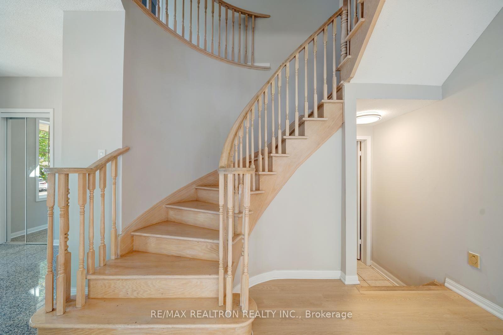 Photo 21 of 18 Formosa Drive, Richmond Hill, Rouge Woods — HOMEH