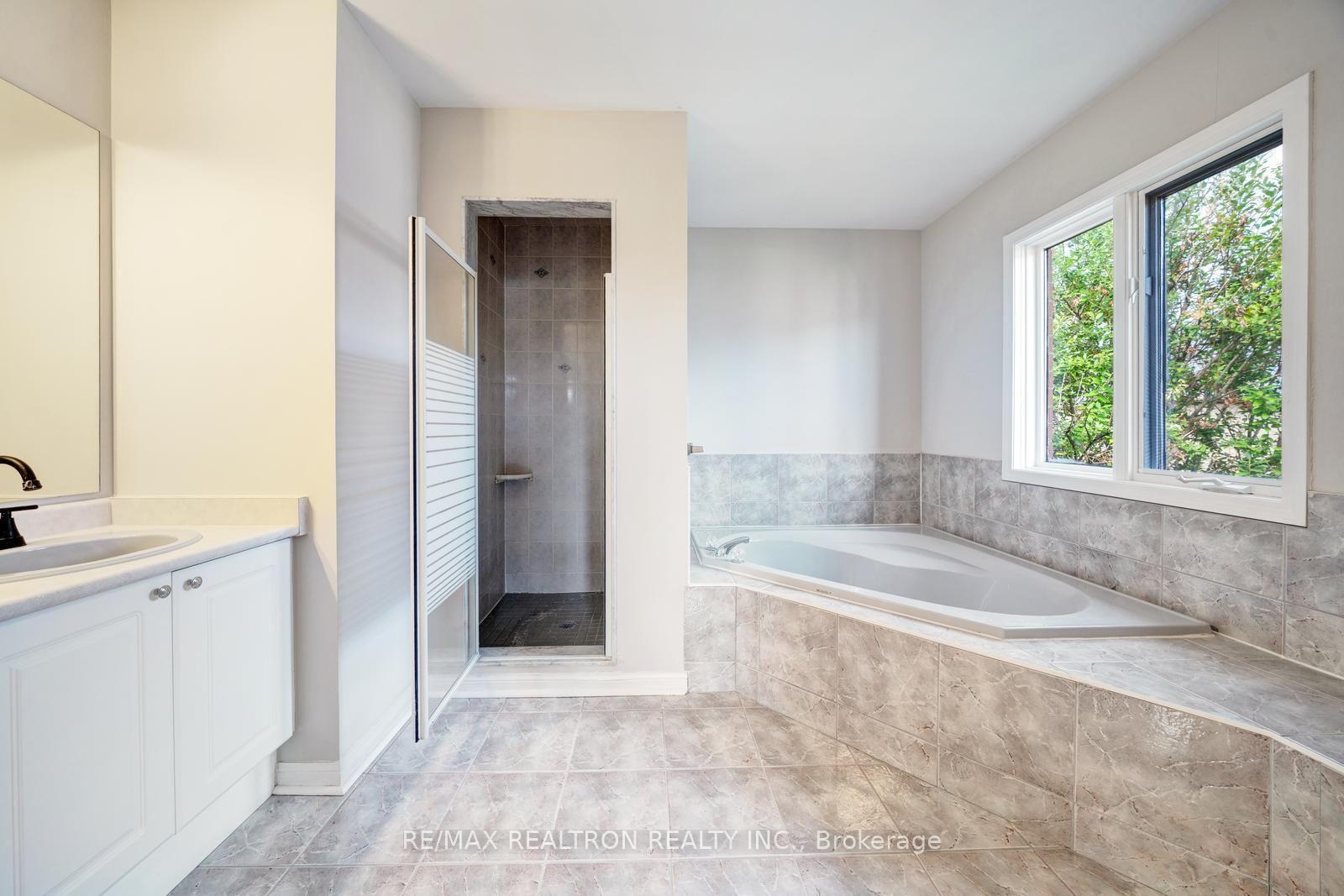 Photo 27 of 18 Formosa Drive, Richmond Hill, Rouge Woods — HOMEH