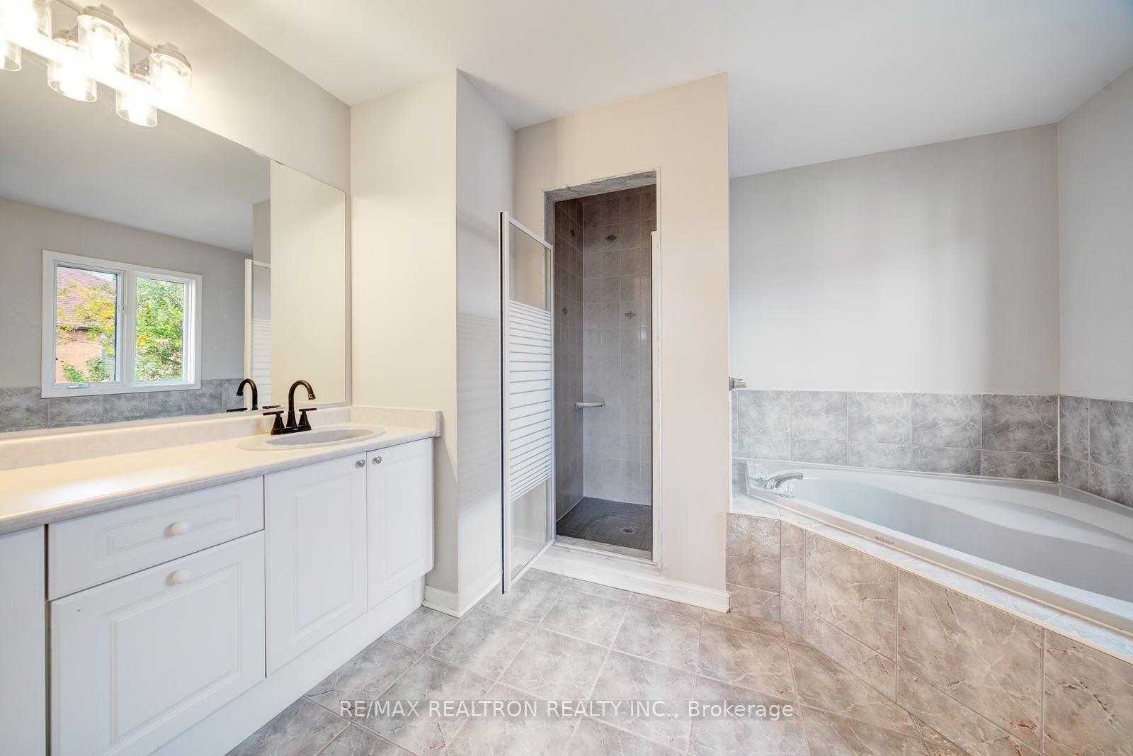Photo 28 of 18 Formosa Drive, Richmond Hill, Rouge Woods — HOMEH