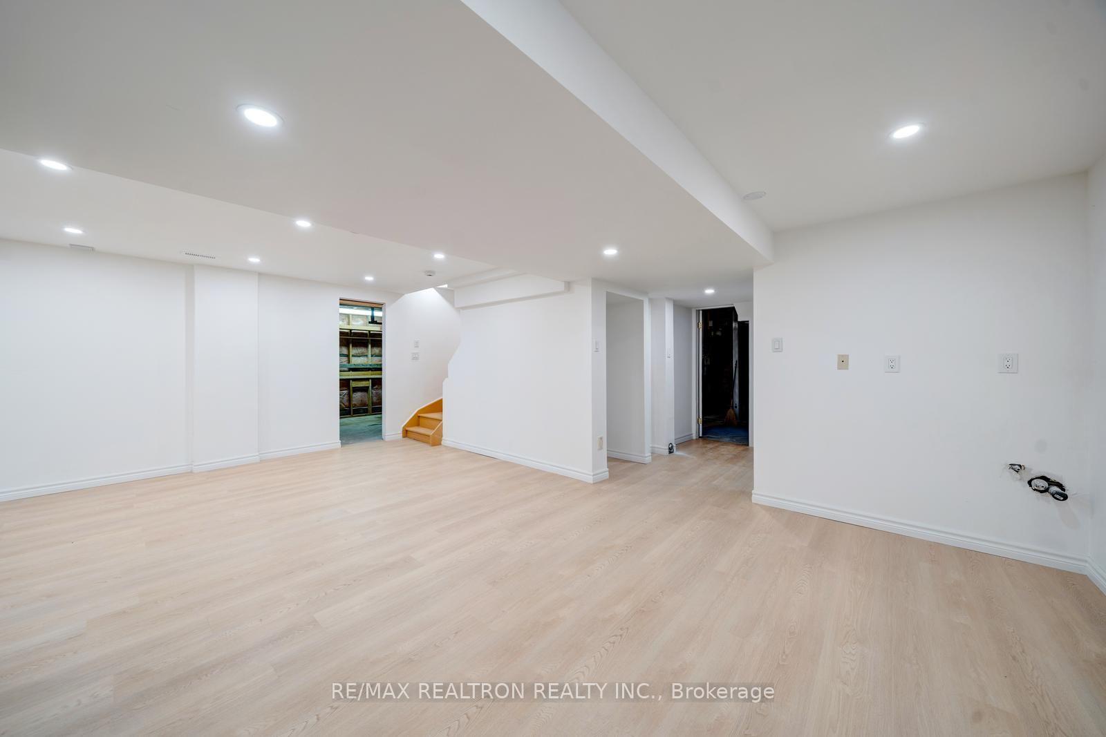 Photo 41 of 18 Formosa Drive, Richmond Hill, Rouge Woods — HOMEH