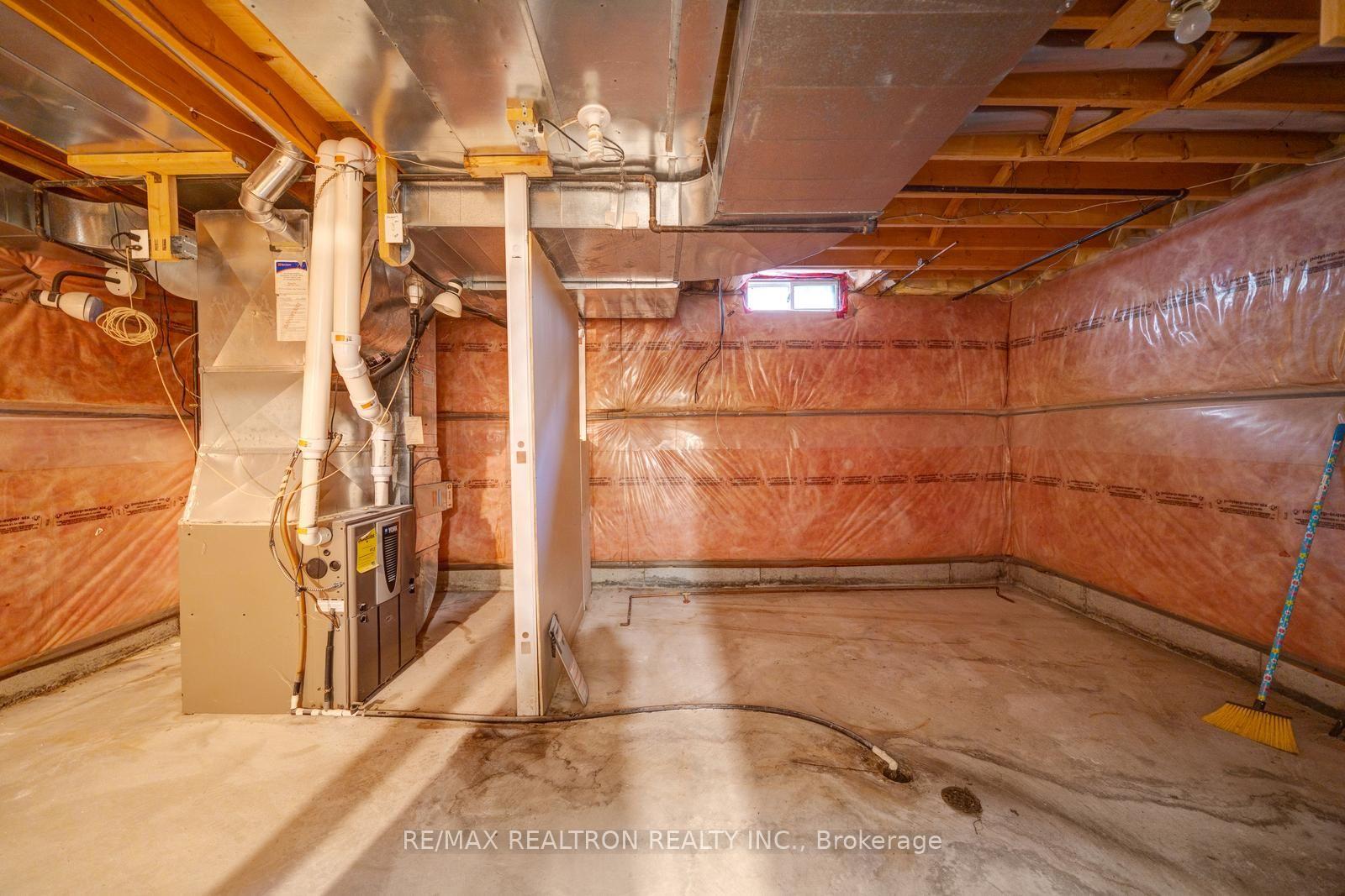 Photo 44 of 18 Formosa Drive, Richmond Hill, Rouge Woods — HOMEH