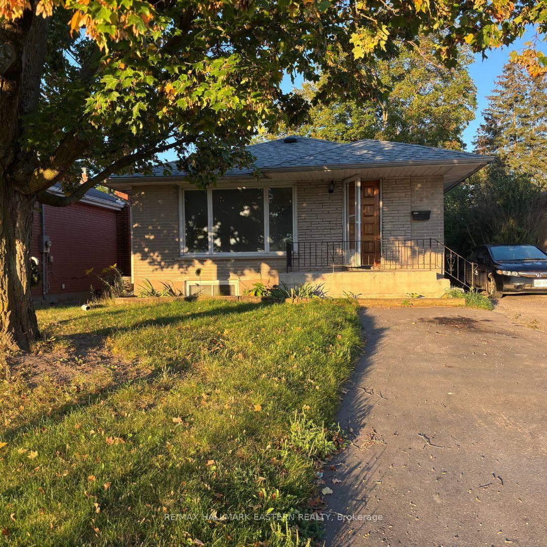 Photo of Unit main floor unit, 893 Ford Street