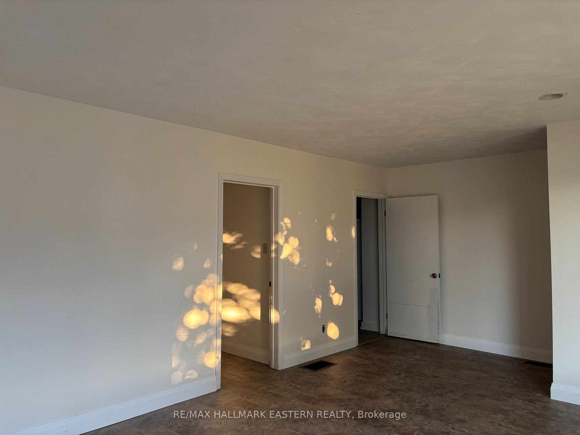 Photo 3 of Unit main floor unit, 893 Ford Street, Peterborough, Otonabee Ward 1 — HOMEH