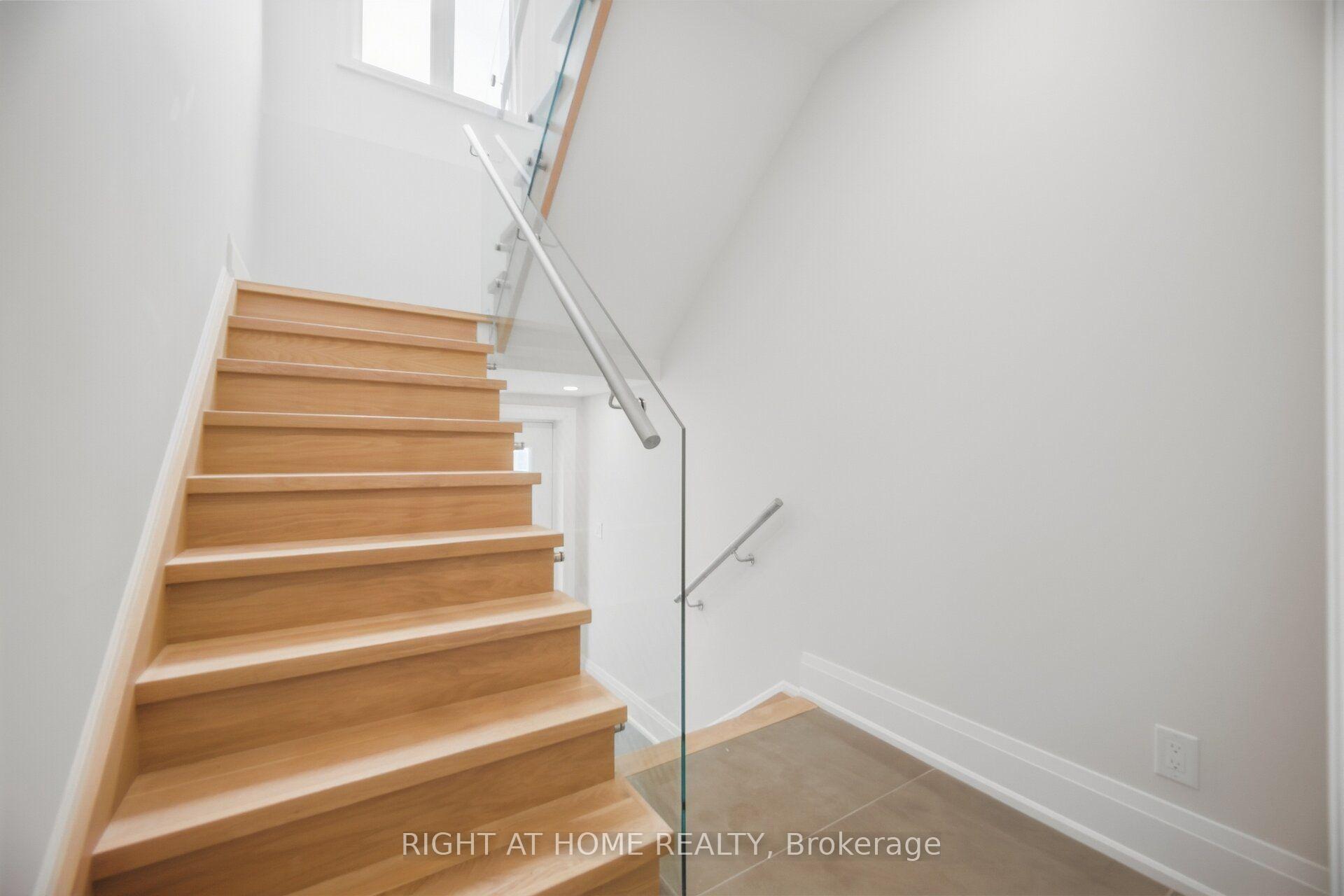 Photo 32 of 107 Trethewey Drive, North York, Beechborough-Greenbrook — HOMEH