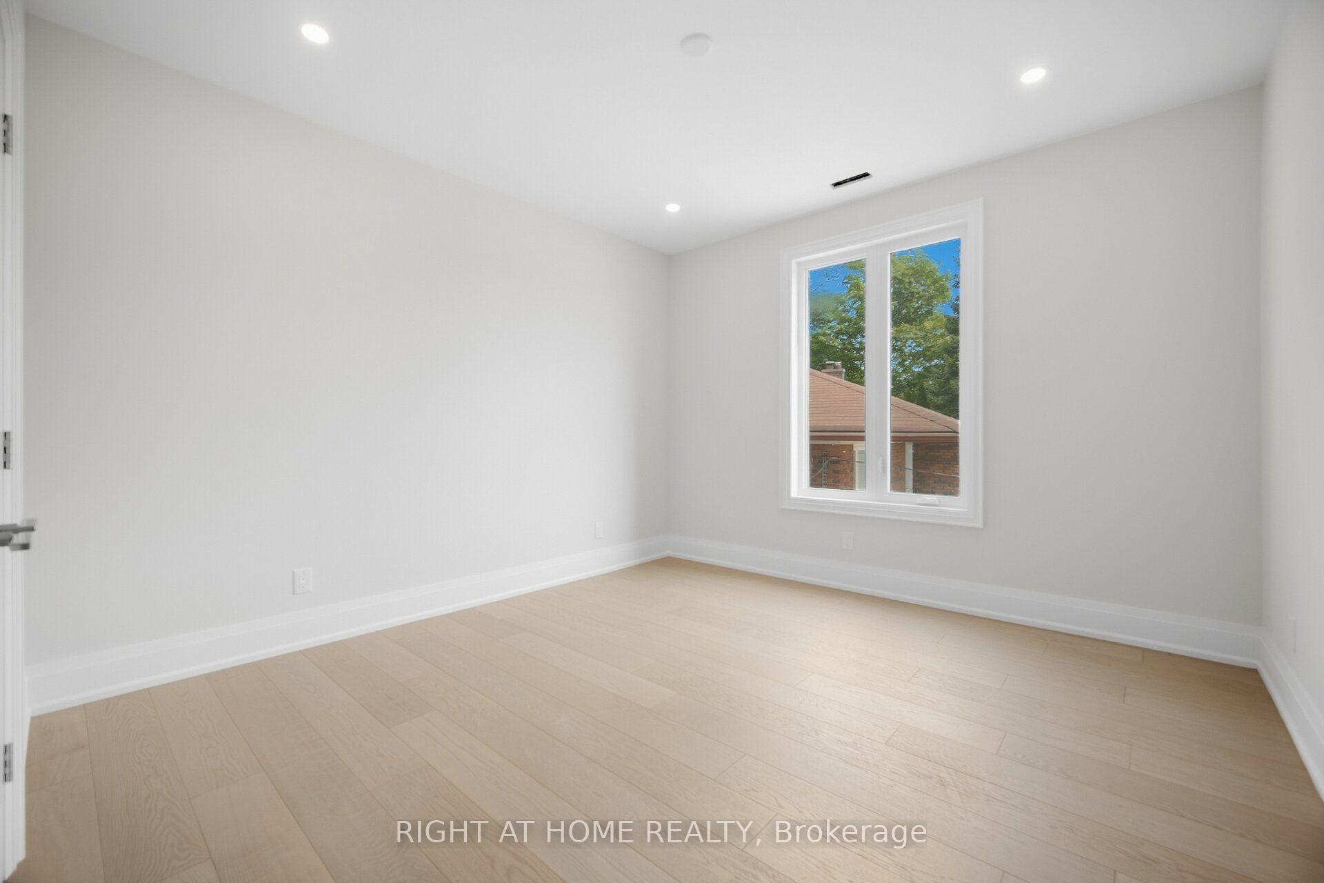 Photo 45 of 107 Trethewey Drive, North York, Beechborough-Greenbrook — HOMEH