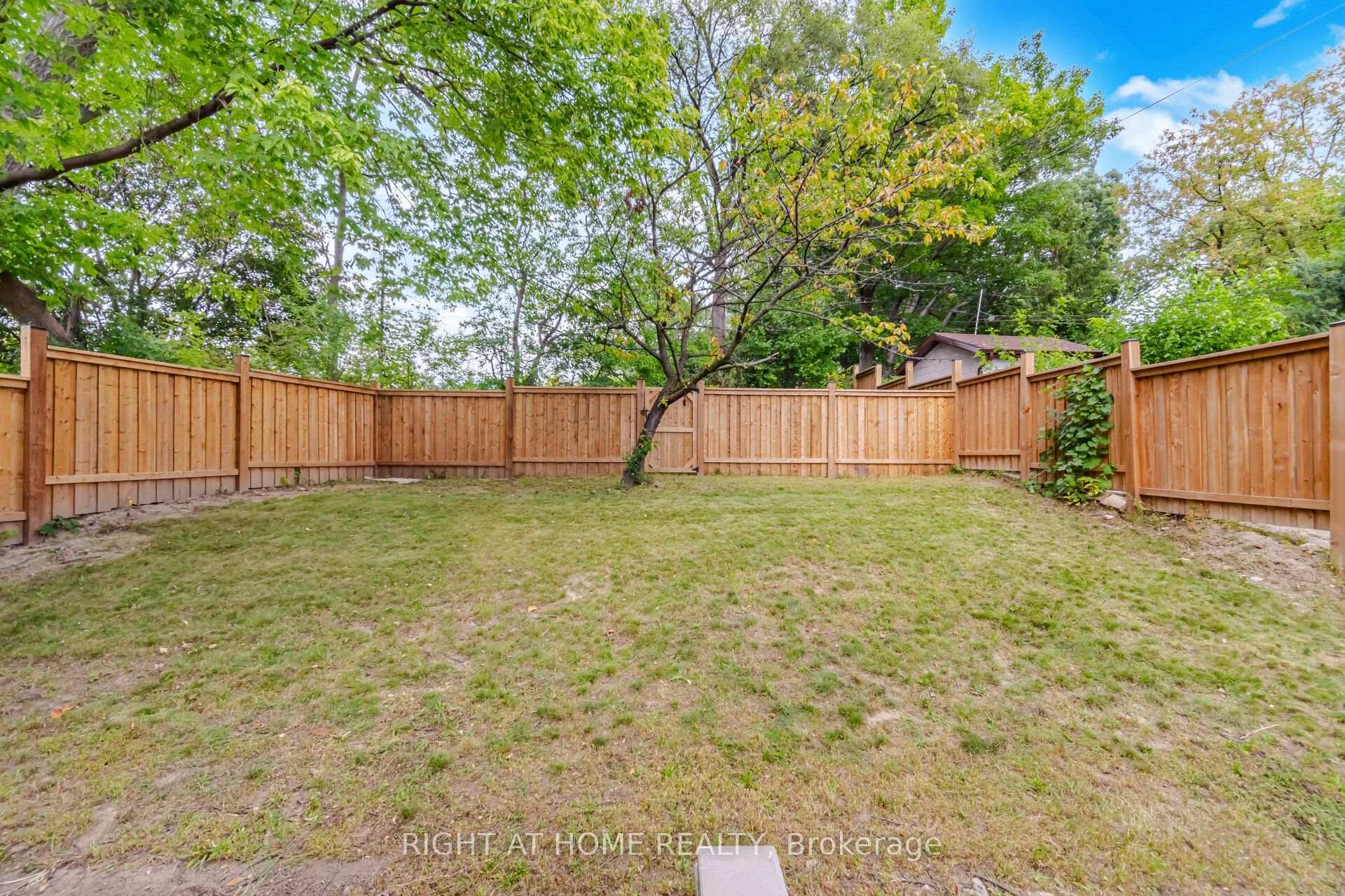 Photo 50 of 107 Trethewey Drive, North York, Beechborough-Greenbrook — HOMEH