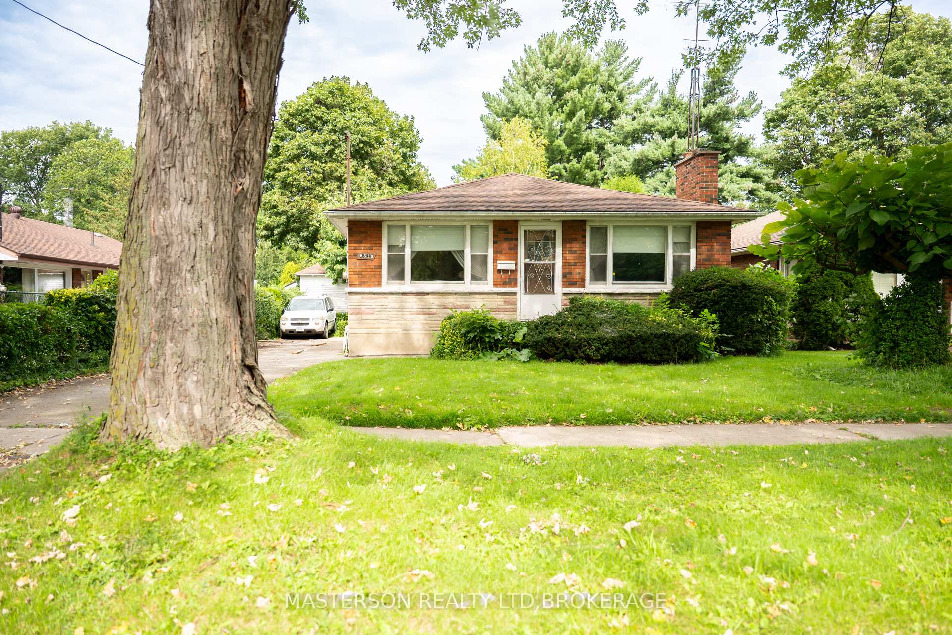 Photo 2 of 6519 Dunn Street, Niagara Falls, Dorchester — HOMEH