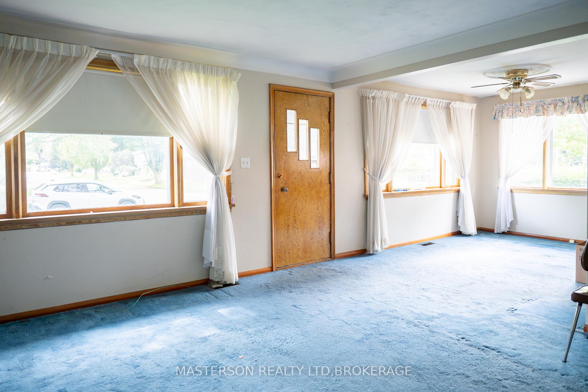 Photo 3 of 6519 Dunn Street, Niagara Falls, Dorchester — HOMEH