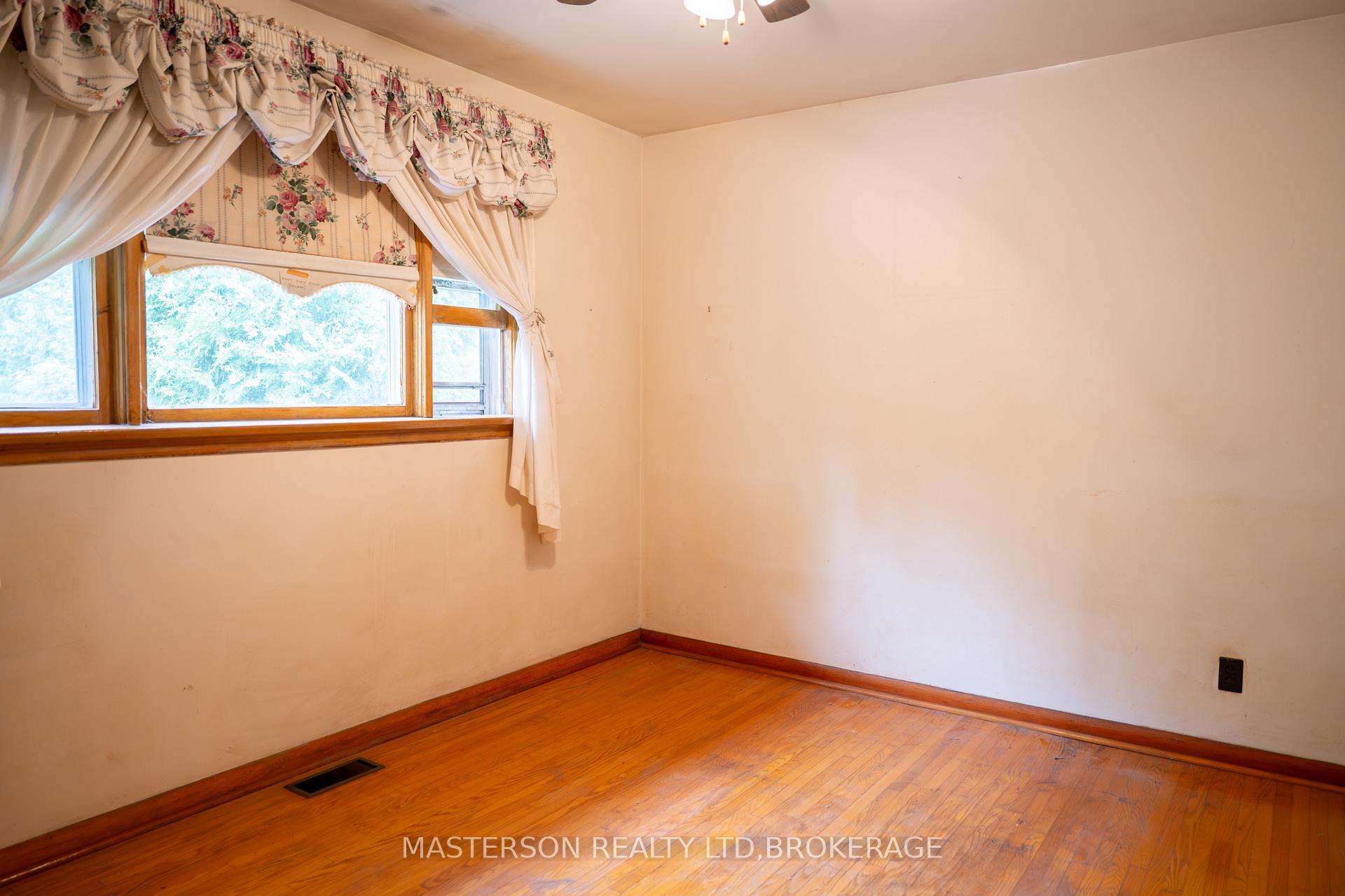 Photo 10 of 6519 Dunn Street, Niagara Falls, Dorchester — HOMEH